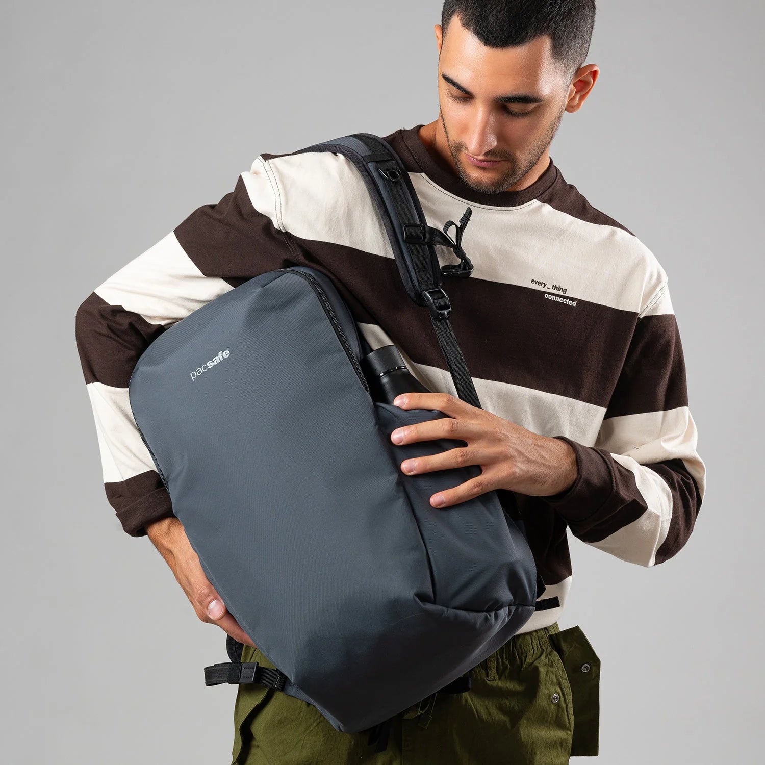 Pacsafe Vibe 25 Anti-Theft 25L RFID Blocking Travel Backpack - Secure Daypack for Commuting, Hiking & Urban Exploration