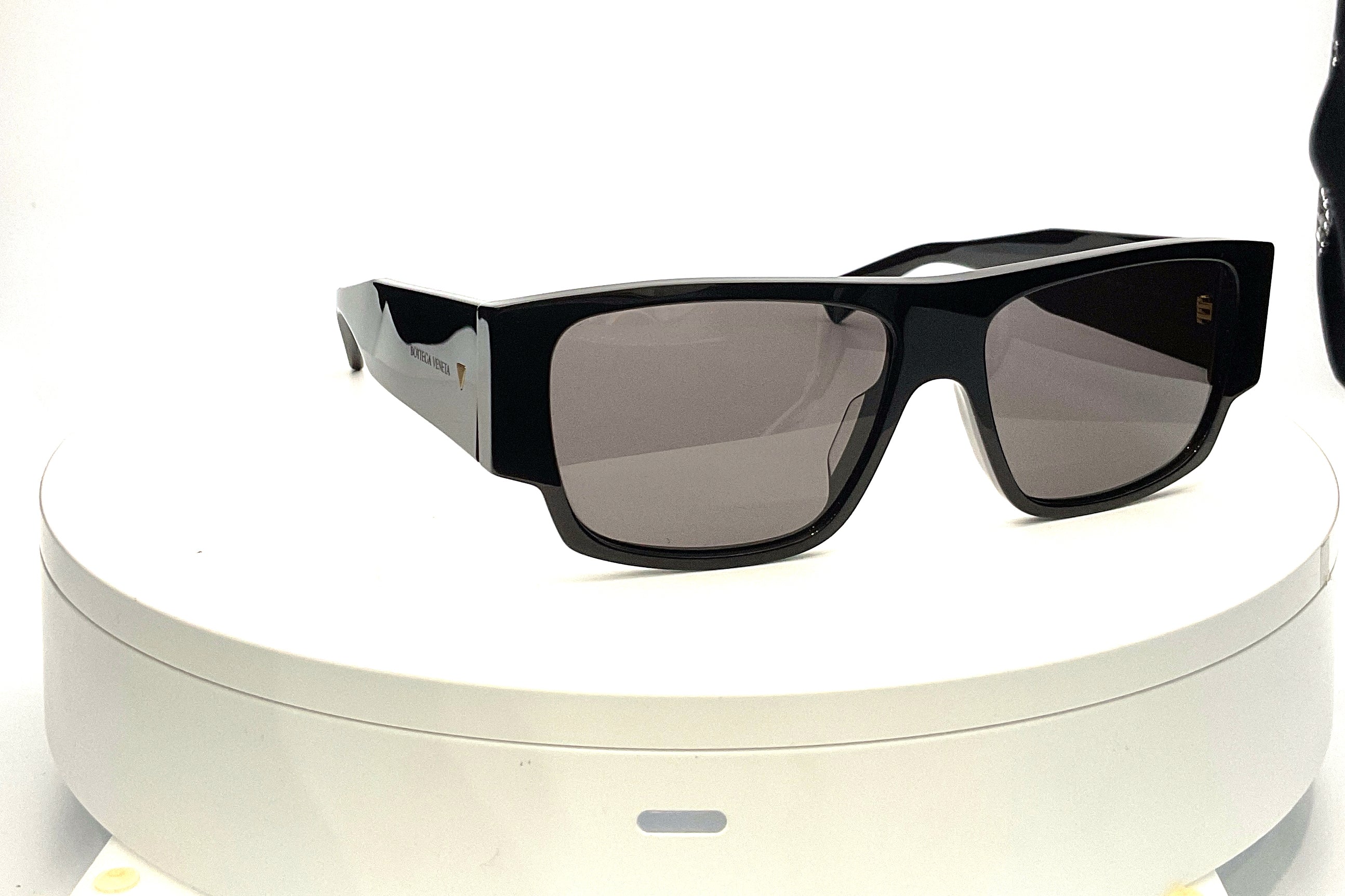 Bottega Veneta BV1286S Sunglasses - Classic Black Aviator Style for Men & Women | Perfect for Outdoor Activities, Travel, and Fashion Accessories