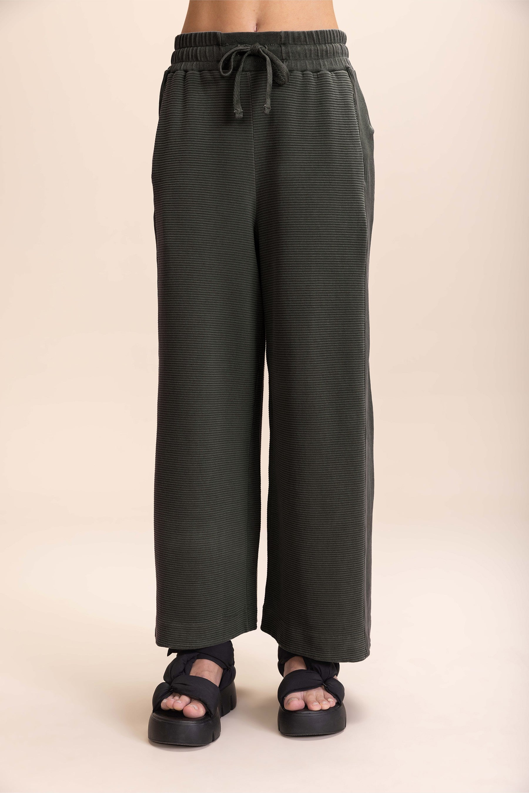 Stylish Ribbed Washed Crop Pants for Women - High Waist Comfortable Lounge Pants - Perfect for Yoga, Workout, and Casual Wear