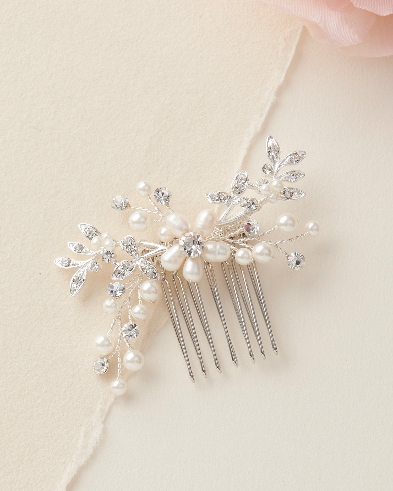 Elegant Floral Freshwater Pearl Hair Comb - Perfect for Weddings, Prom, and Special Occasions
