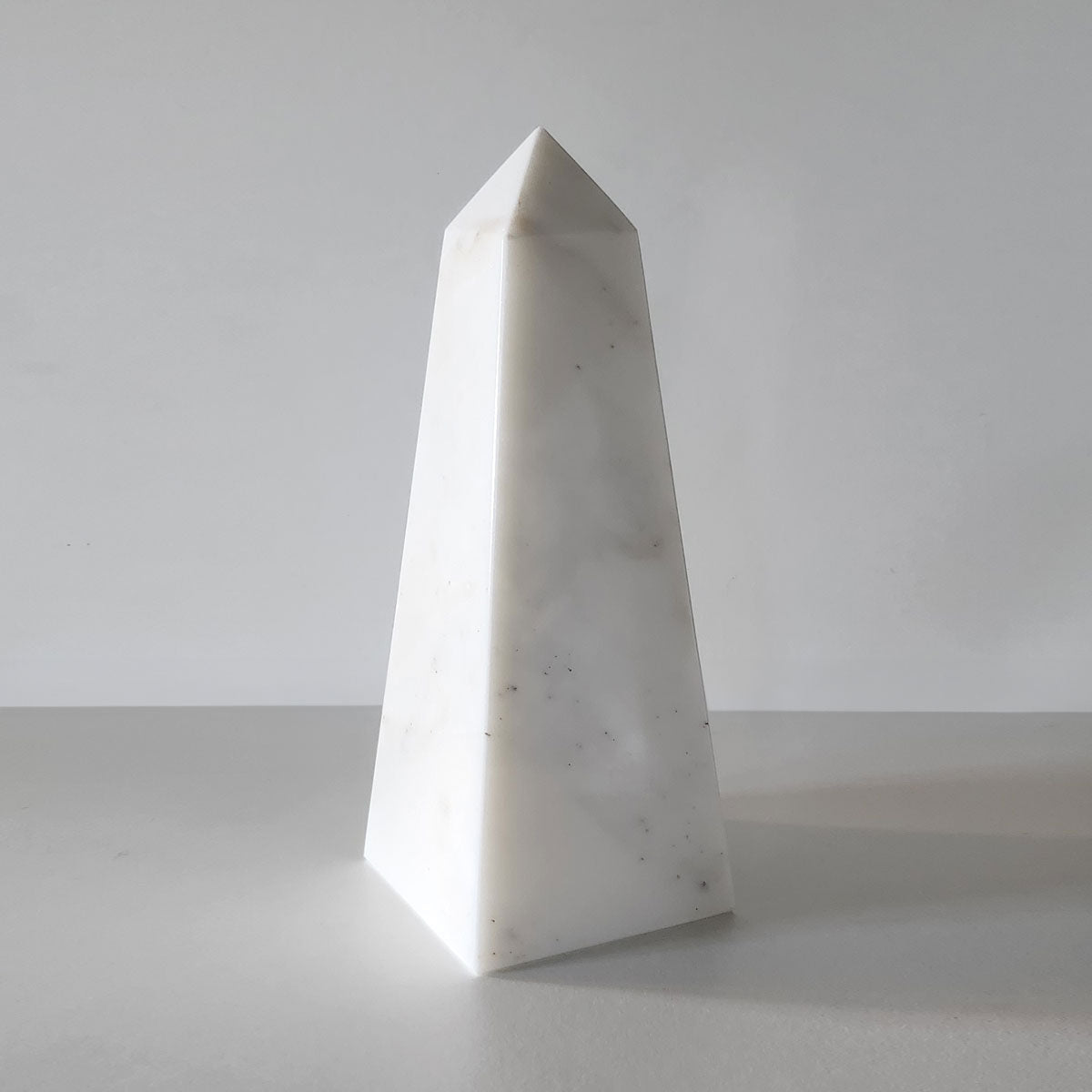 Elegant Marble Pyramid Shelf Decor - Minimalist Home & Office Display for Crystals, Books & Collectibles