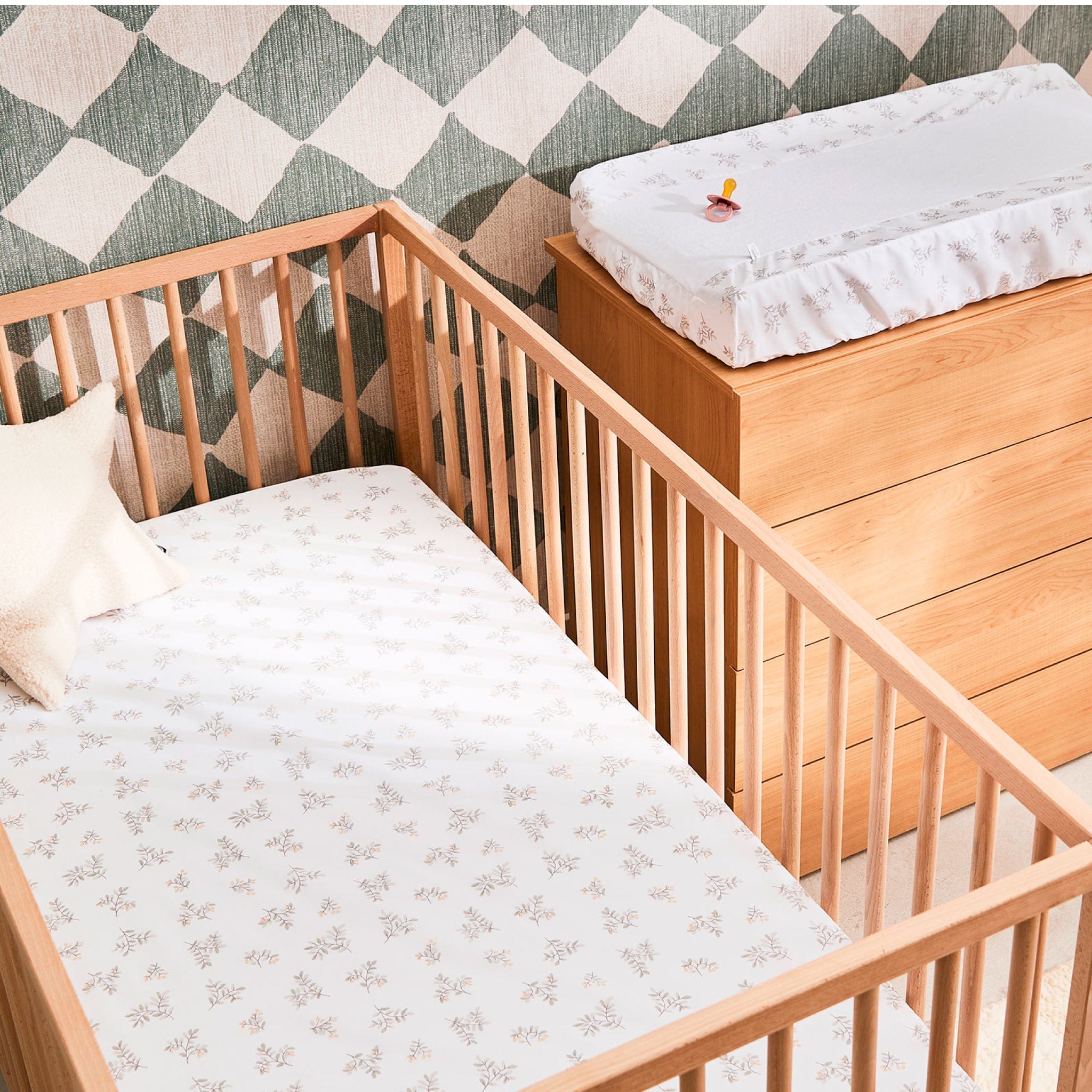 Waterproof Baby Changing Pad Cover with Soft Leaf Design - Perfect for Nursery, Diaper Changing & Travel Use