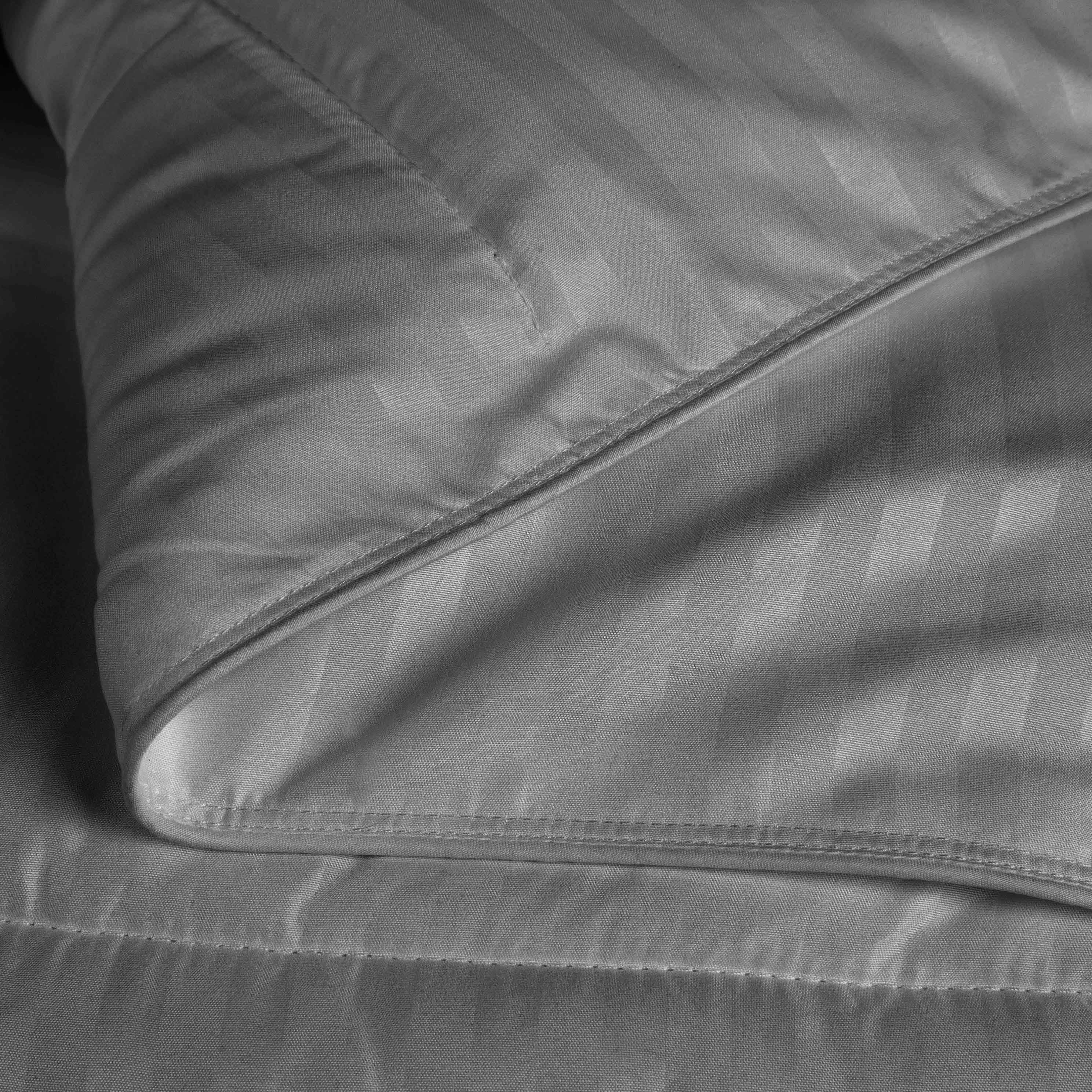 Reversible Striped Down Alternative Comforter - Soft & Lightweight All-Season Bedding for Cozy Sleep - Perfect for Bedrooms, Guest Rooms & Dorm Rooms
