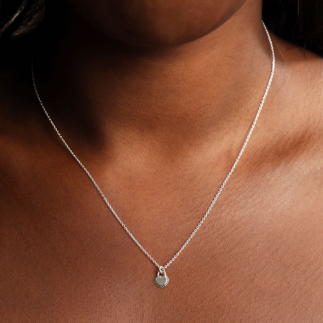 Heart Locket Necklace for Women - Personalized Engraved Photo Pendant Jewelry Gift for Mom, Wife, Girlfriend - Perfect for Valentine's Day, Anniversary & Special Occasions
