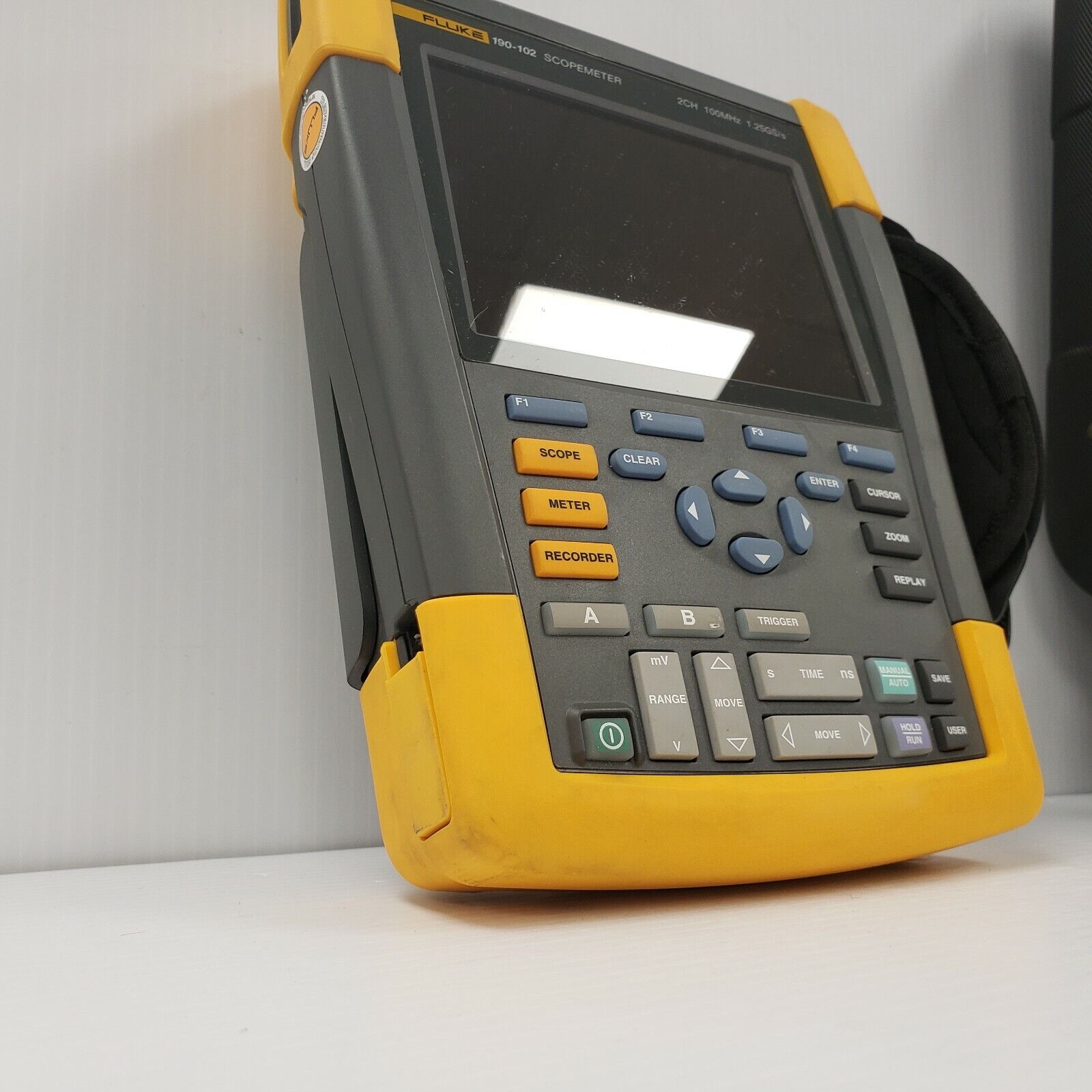 Fluke 190-102 Digital Oscilloscope Multimeter - Professional Electrical Diagnostic Tool for Automotive, Industrial & Home Use