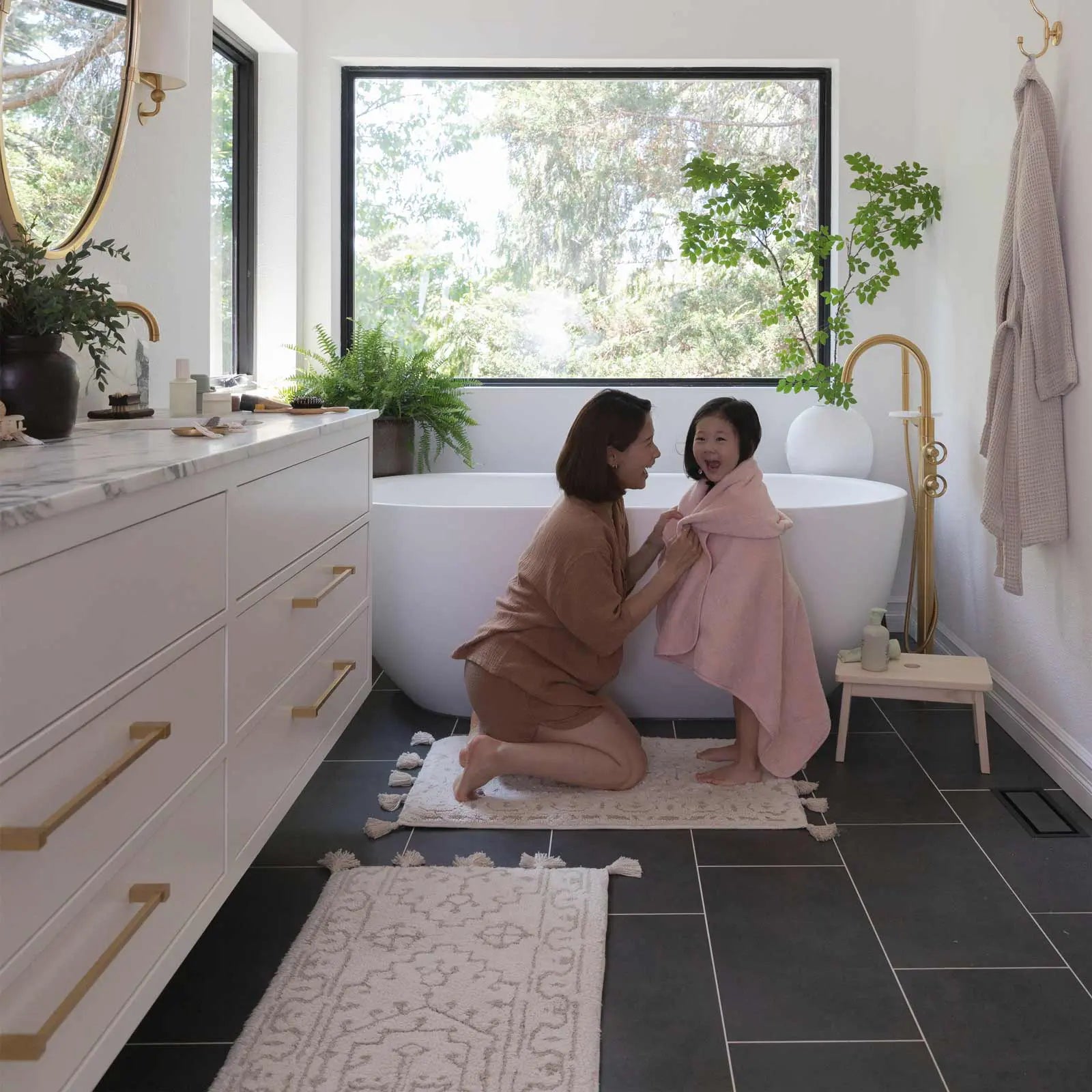 Soft & Absorbent Bath Mat - Arden Non-Slip Bathroom Rug for Shower & Tub - Quick Dry Memory Foam Floor Mat for Bathroom Safety & Comfort