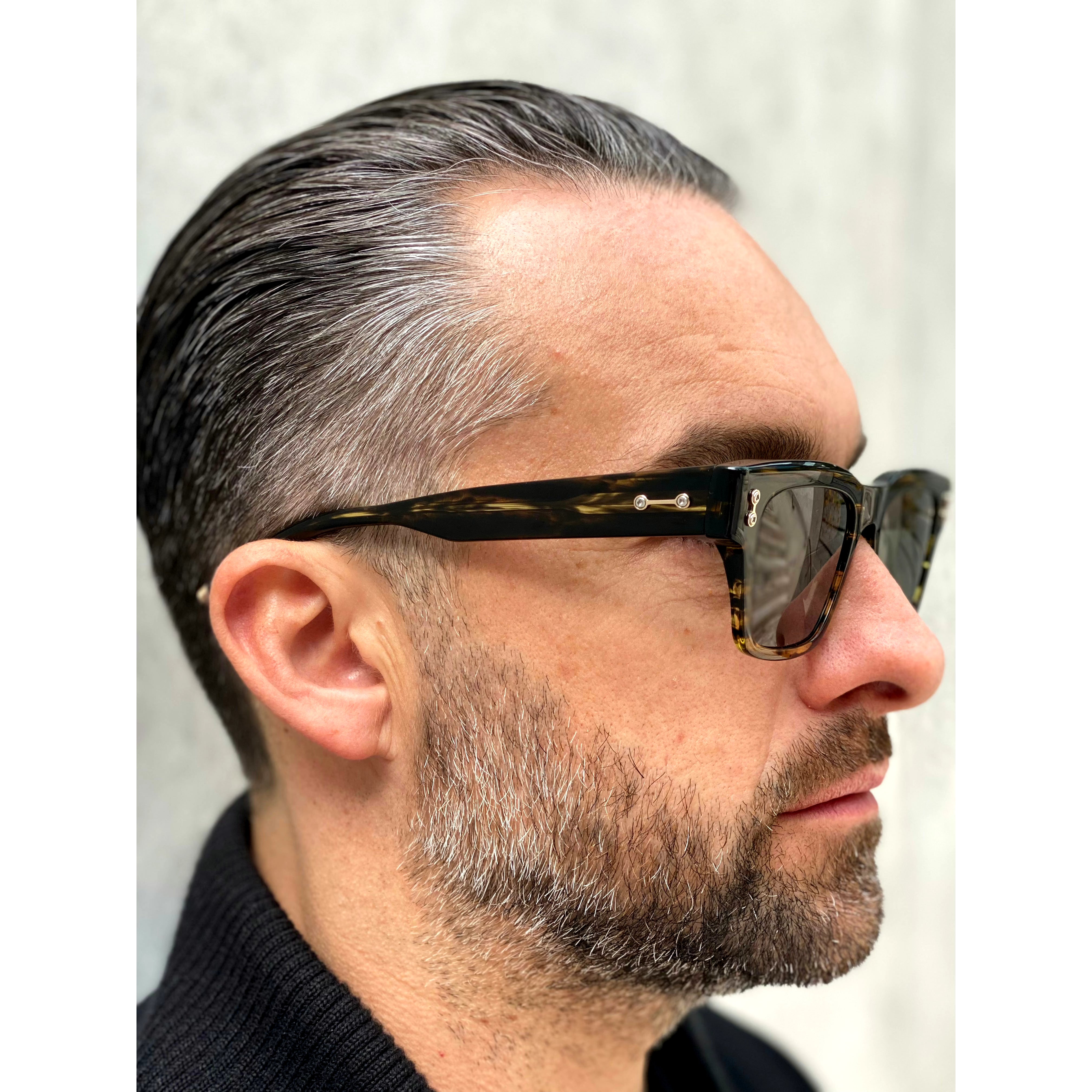 Akoni Columba AKS 100B Tortoise Shell Pattern Sunglasses - UV Protection & Polarized Lenses for Men & Women - Perfect for Beach, Driving & Outdoor Activities