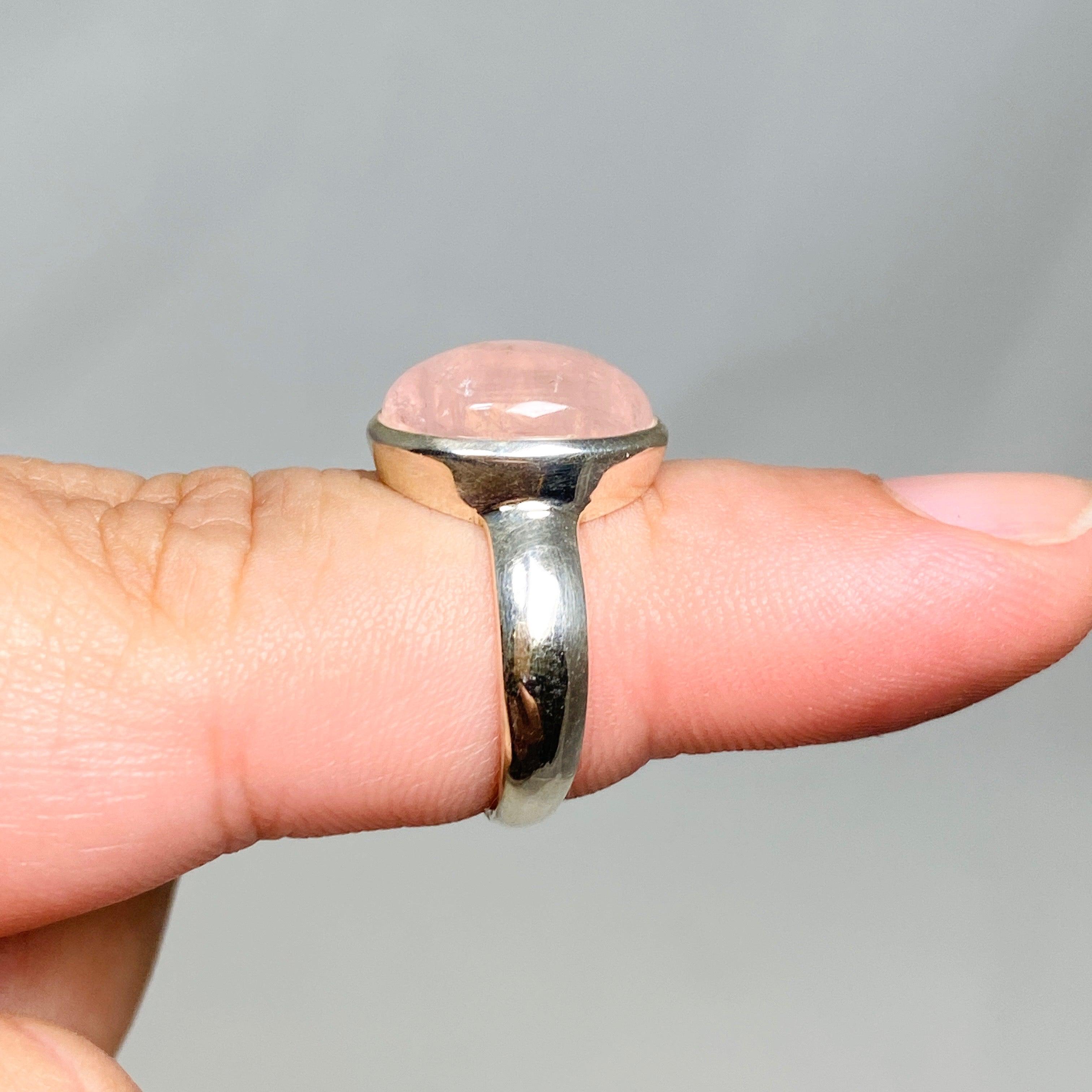 Morganite Oval Ring Size 7 - 14K Rose Gold Engagement Ring for Women, Dainty Stackable Wedding Band, Gift for Her - Perfect for Proposals, Anniversaries & Special Occasions