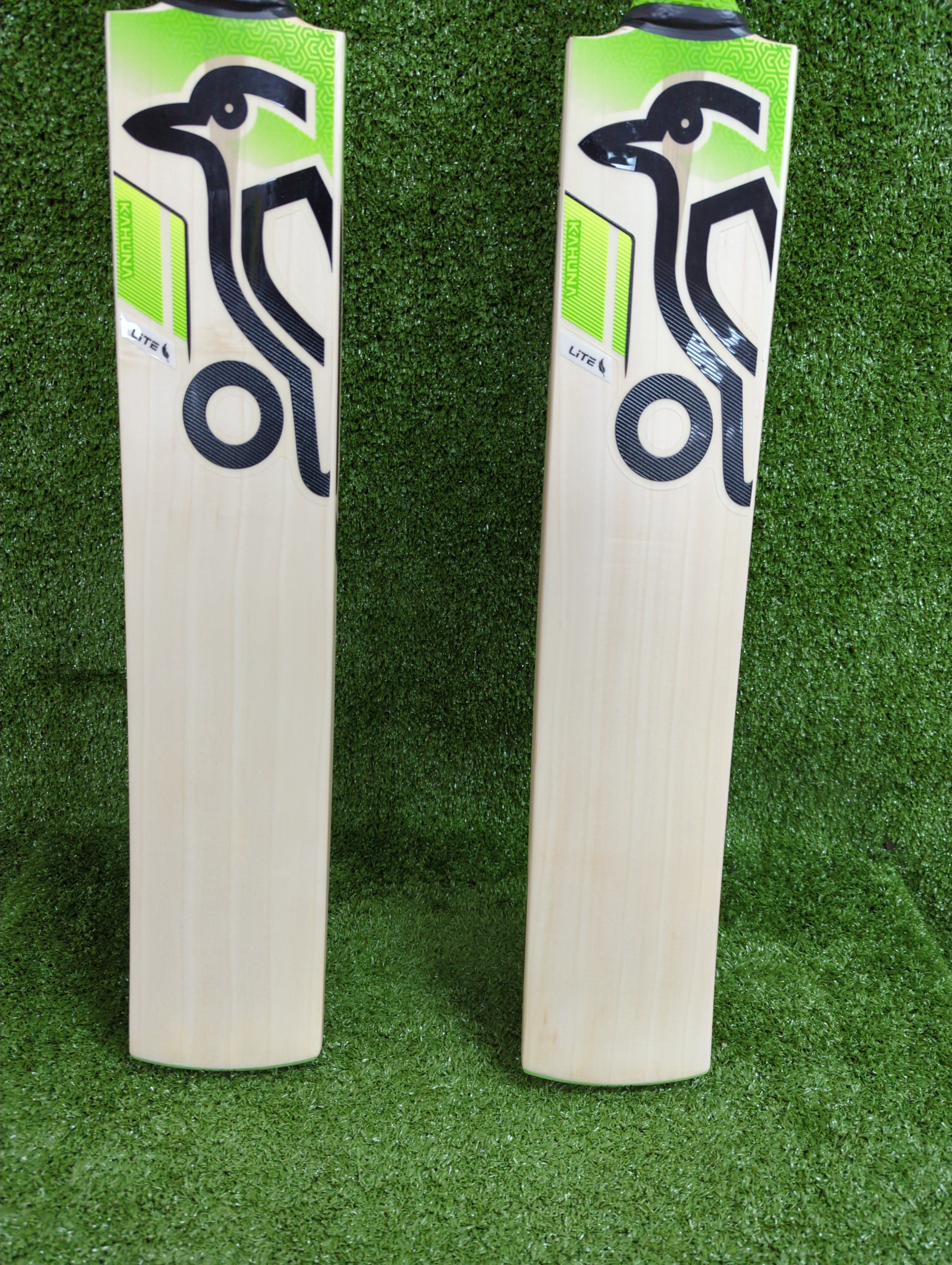 Kookaburra Kahuna Lite English Willow Cricket Bat - Premium Lightweight Cricket Bat for Professional & Amateur Players - Perfect for Matches, Training & Practice Sessions