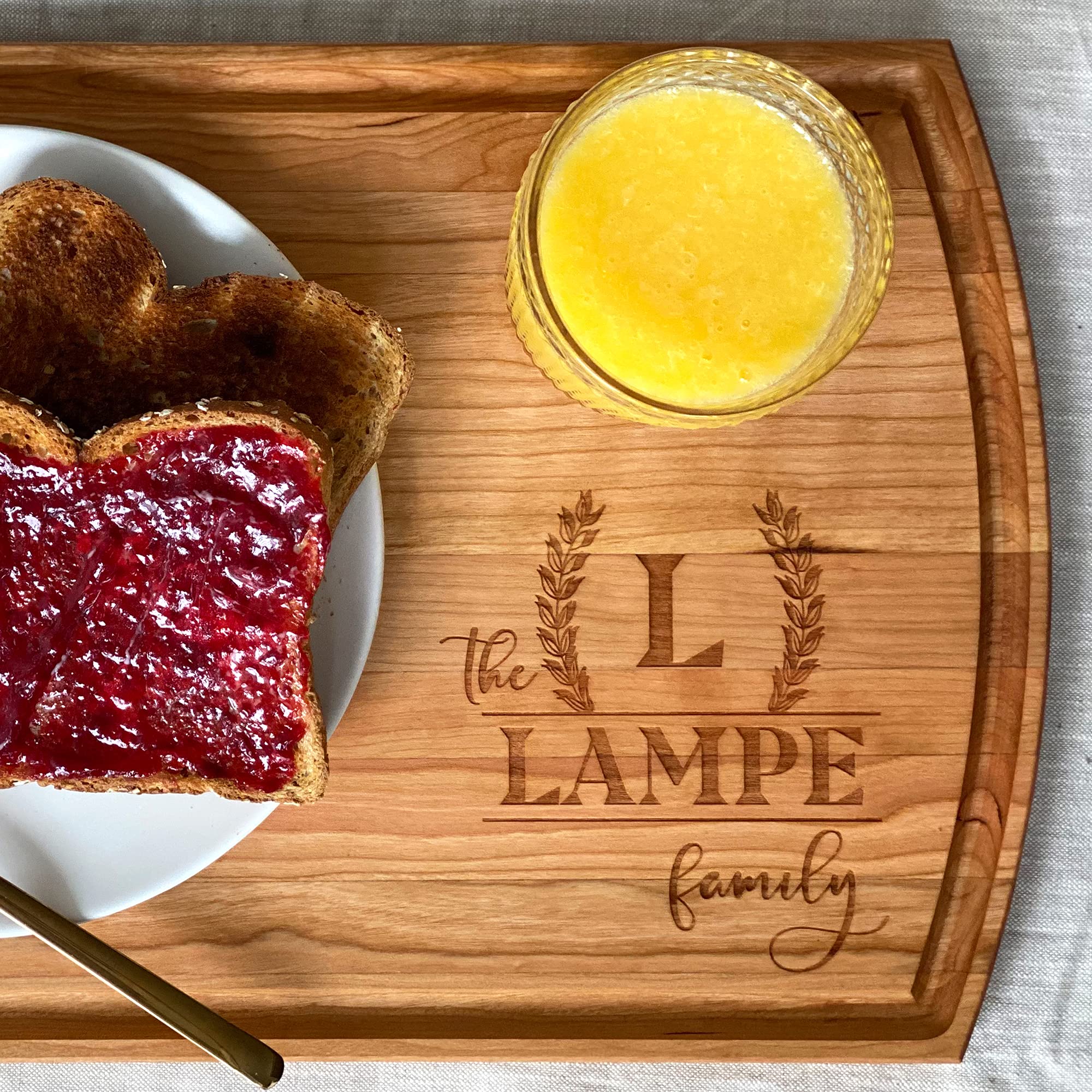 **Personalized Wooden Cutting Board - Custom Housewarming Gift for New Homeowners, Couples, Men & Women - Perfect for Kitchen Decor, Cooking & Unique Housewarming Presents**
