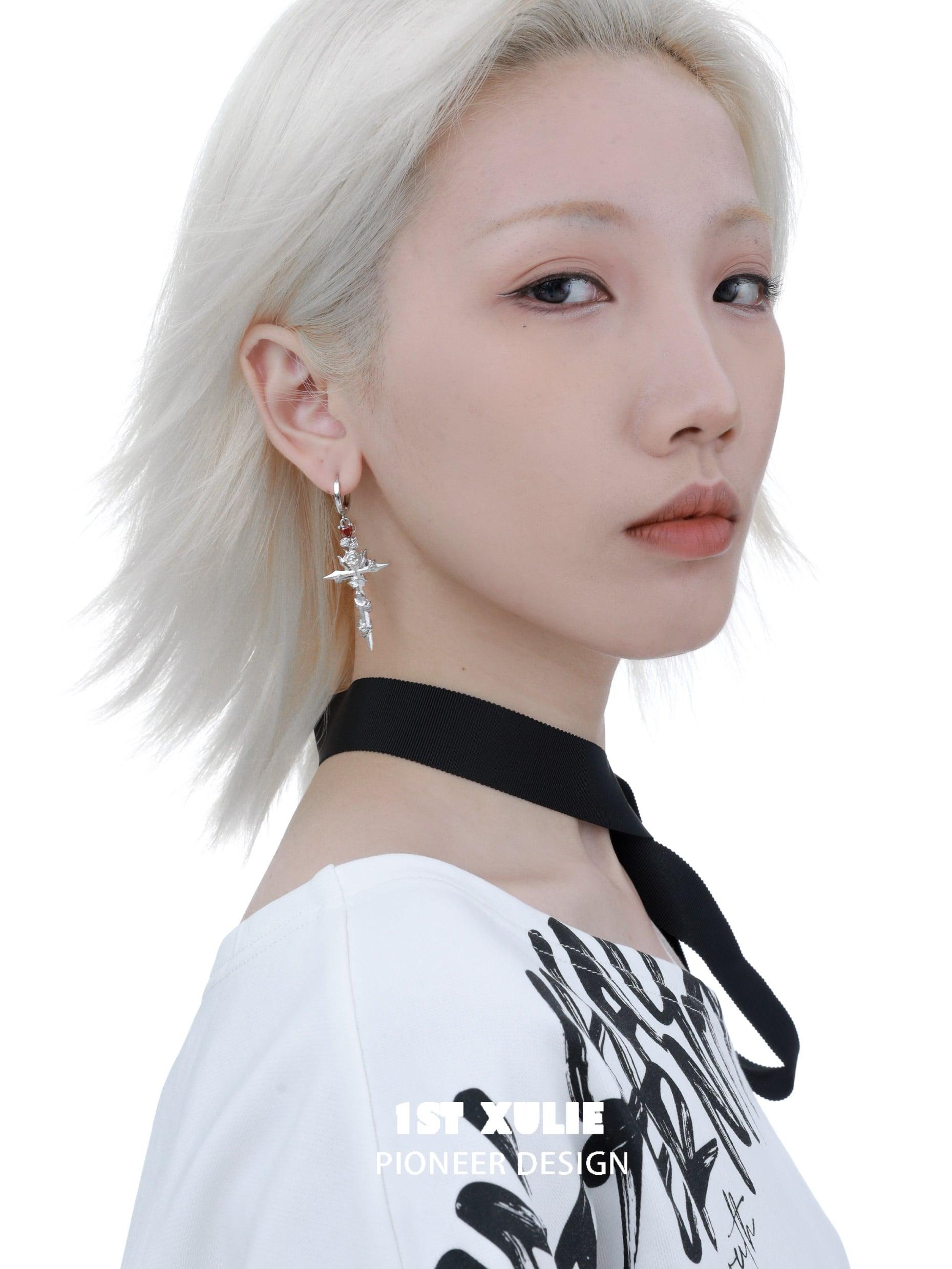 24K Gold & 18K Platinum Plated Sword Stud Earrings for Women - Elegant Rose Design - Perfect for Costume Parties, Cosplay & Gothic Fashion Accessories