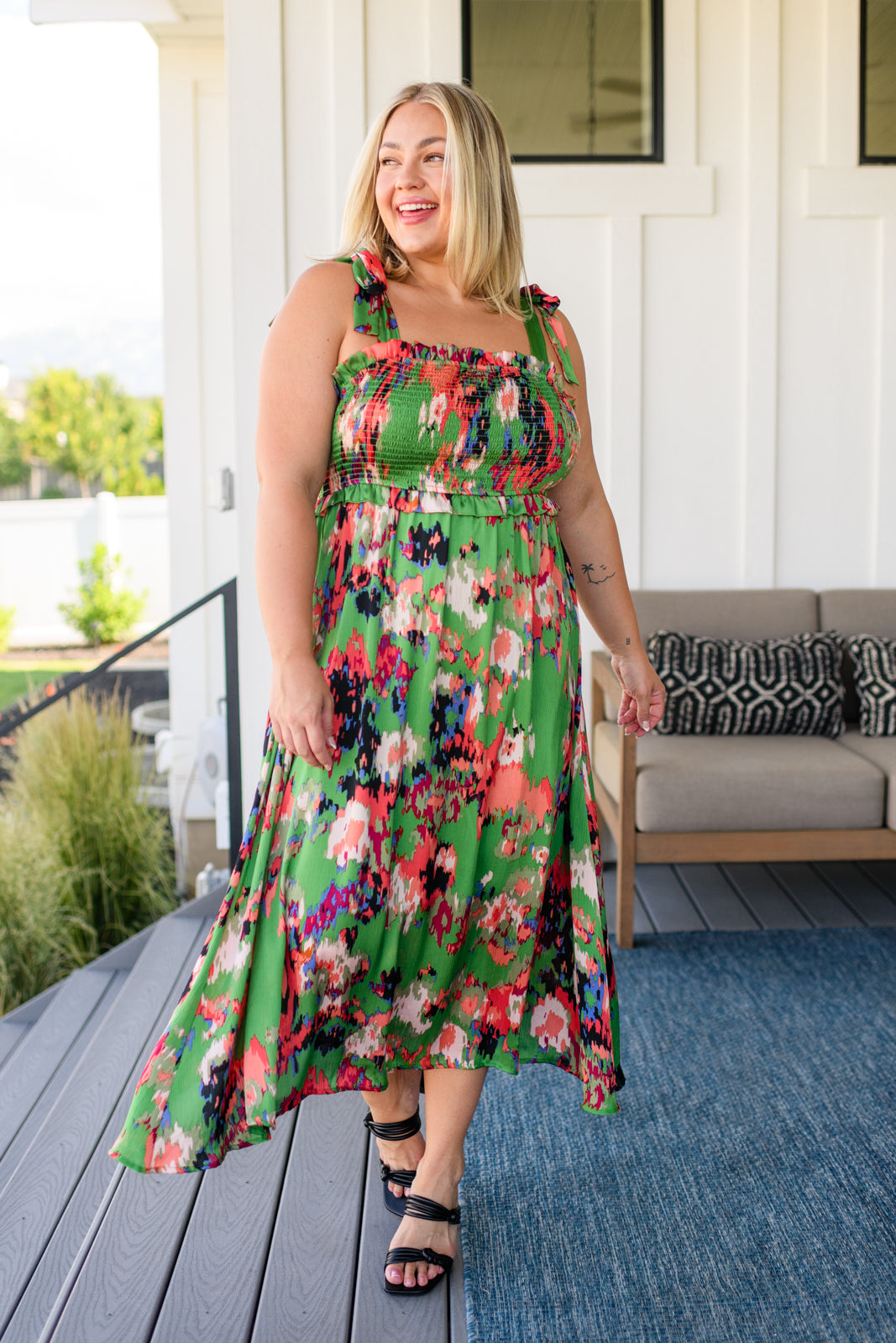Little While Longer Green Dress - Elegant & Comfortable Women's Casual Dress for Summer, Parties & Everyday Wear