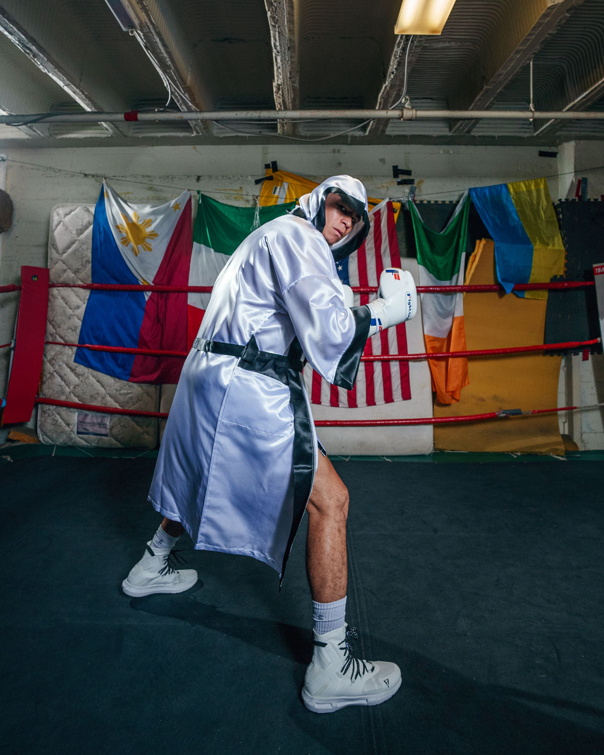 TITLE Boxing Pro Full Length Training Robe 3.0 - Premium Boxing Robe for Fighters & Training - Ideal for Gym, Sparring & Pre-Fight Warmups