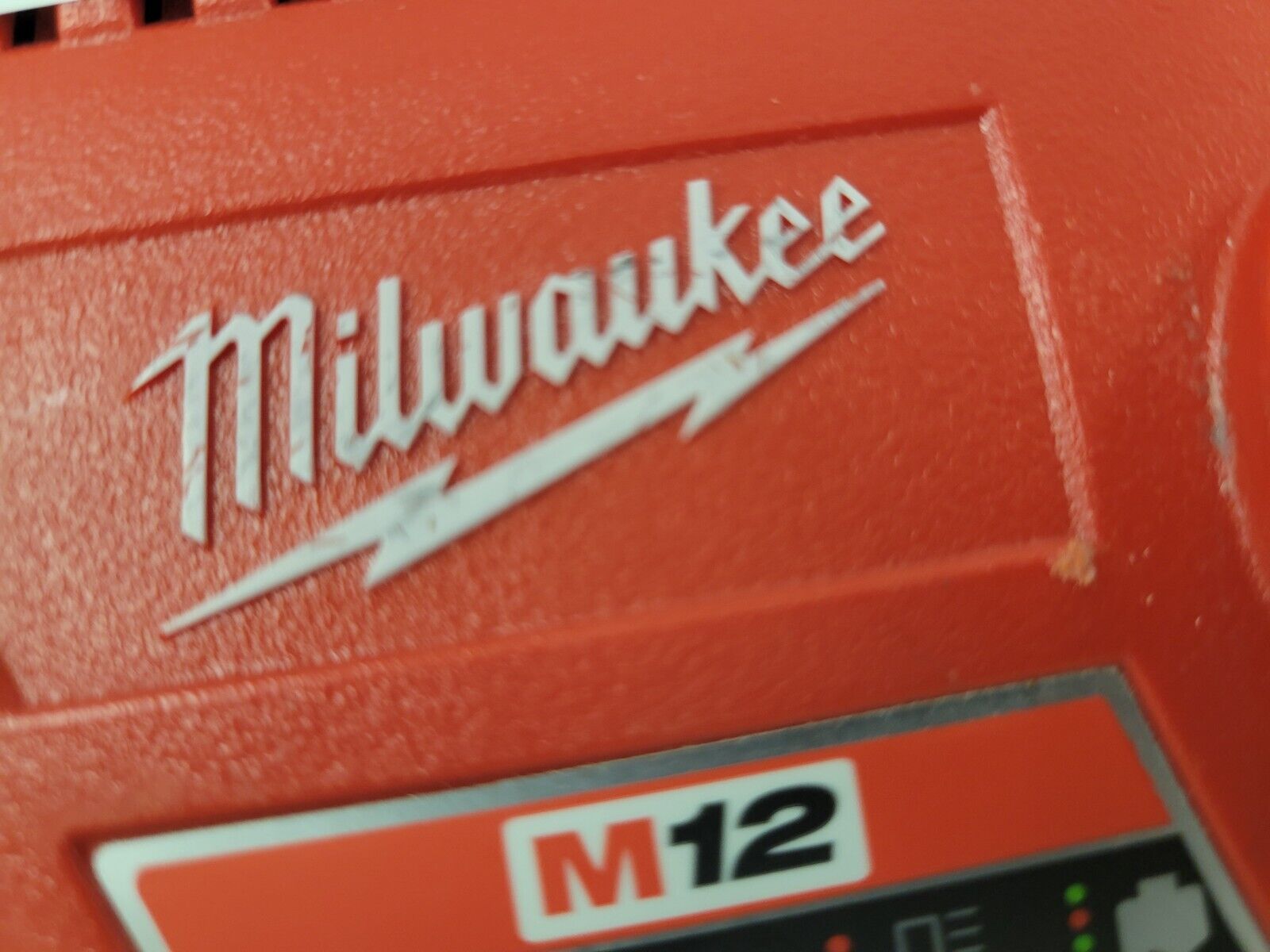 Milwaukee 48-59-2401 Fast Charger for M12 & M18 Batteries - Power Tool Battery Charger for Home & Workshop Use
