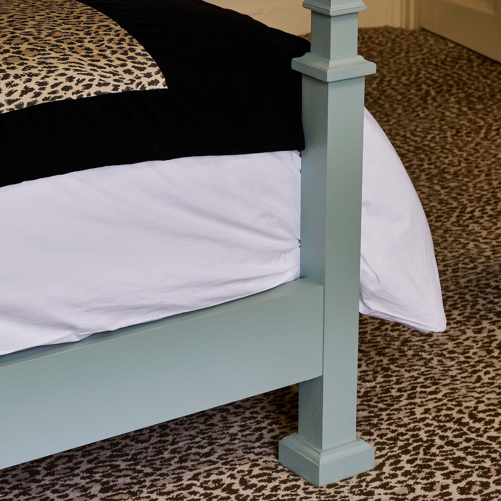 Royal Castle Wooden Play Bed for Kids - Princess & Knight Themed Bedroom Furniture - Perfect for Imaginative Play & Bedtime Stories