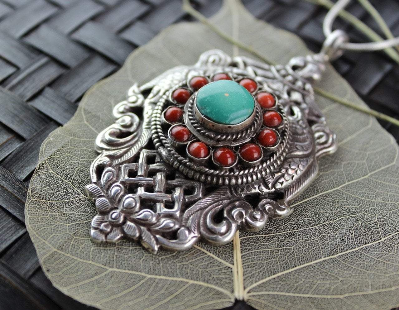 Authentic Ashtamangala Pendant - Buddhist Eight Auspicious Symbols Necklace for Meditation & Spiritual Protection | Perfect for Yoga, Mindfulness & Gift Giving