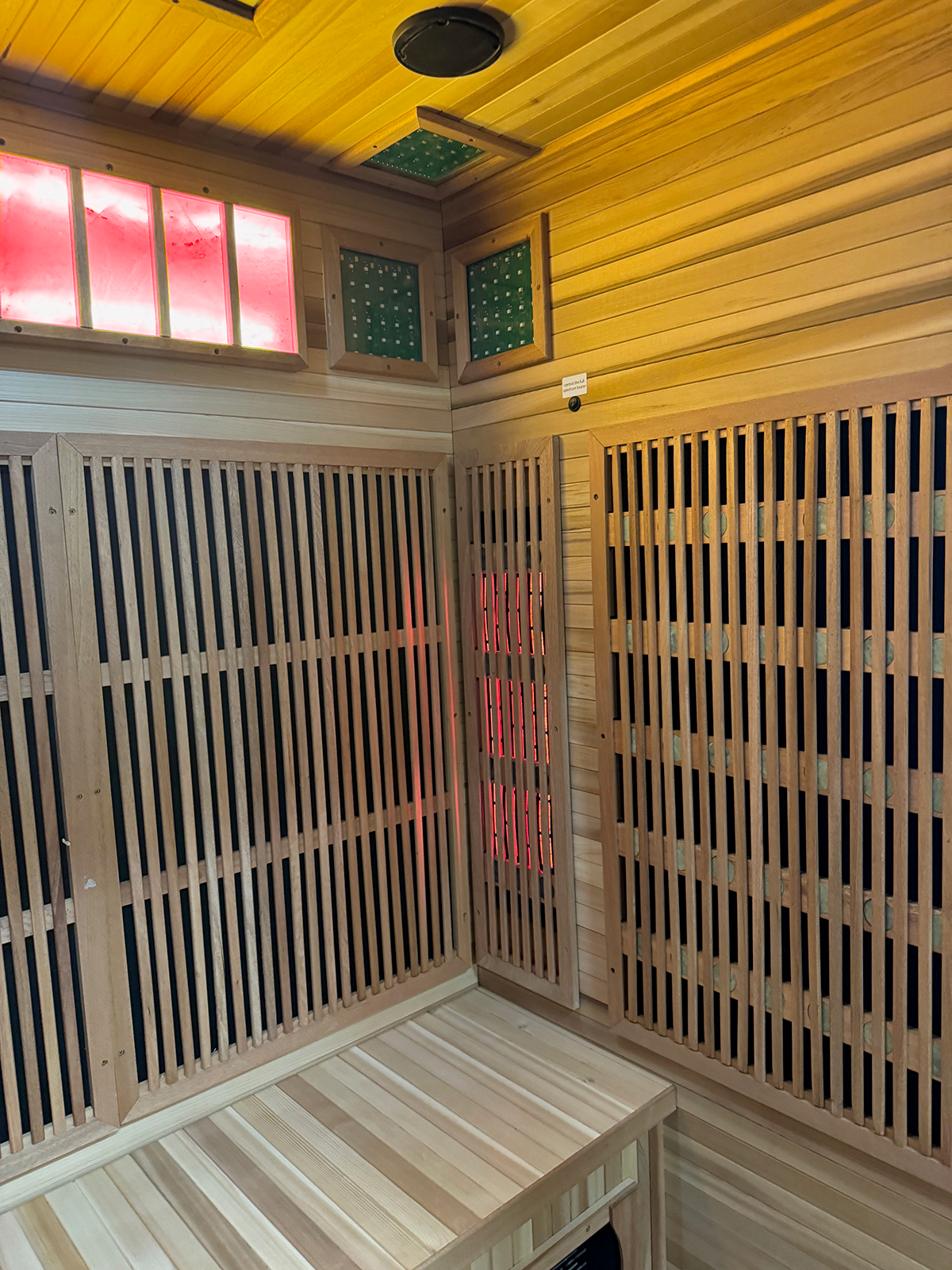 SaunaWellness Pro 10 Full Spectrum Infrared & Chromolight Therapy Sauna for 4 People - 220V Home Spa for Relaxation, Detox & Pain Relief