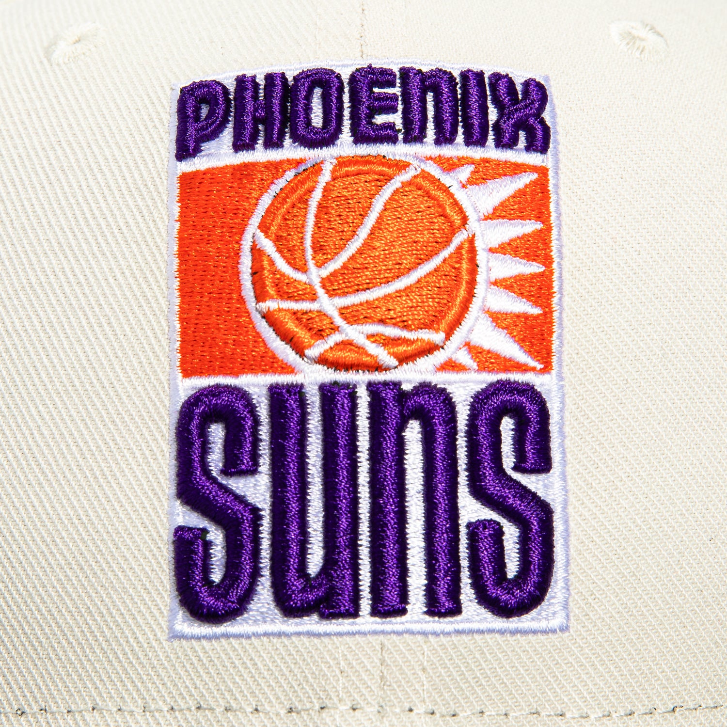 Mitchell & Ness Phoenix Suns 40th Anniversary Patch Hat - White & Black NBA Basketball Cap for Men & Women - Perfect for Games, Fan Gear & Streetwear Fashion