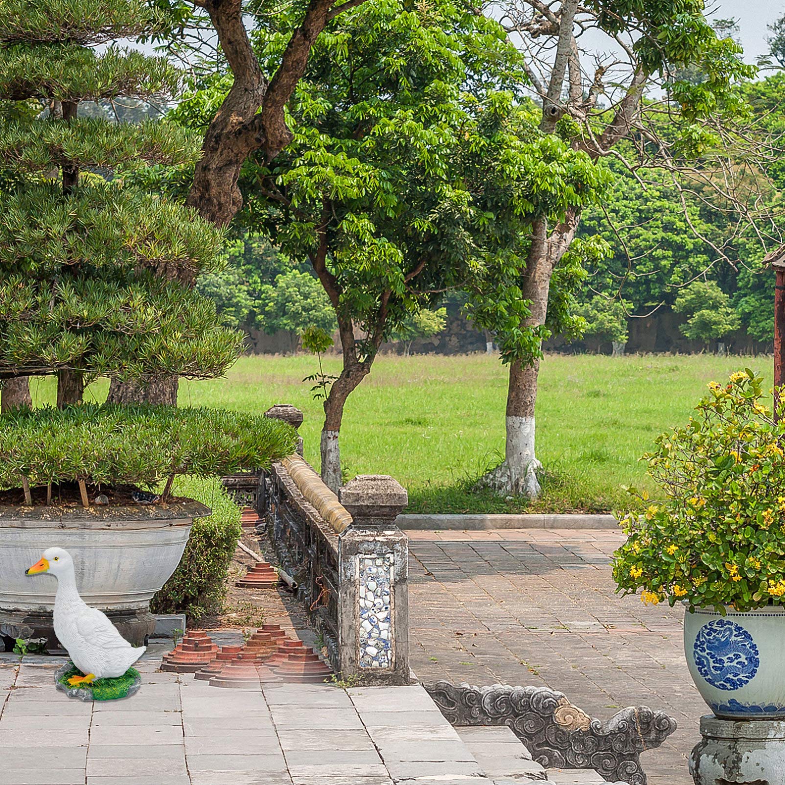 Cabilock White Ceramic Garden Statue - Poultry Farm Model Figurine for Pond, Lawn, Home & Office Decor - Perfect for Outdoor Garden, Patio, and Farmhouse Decoration