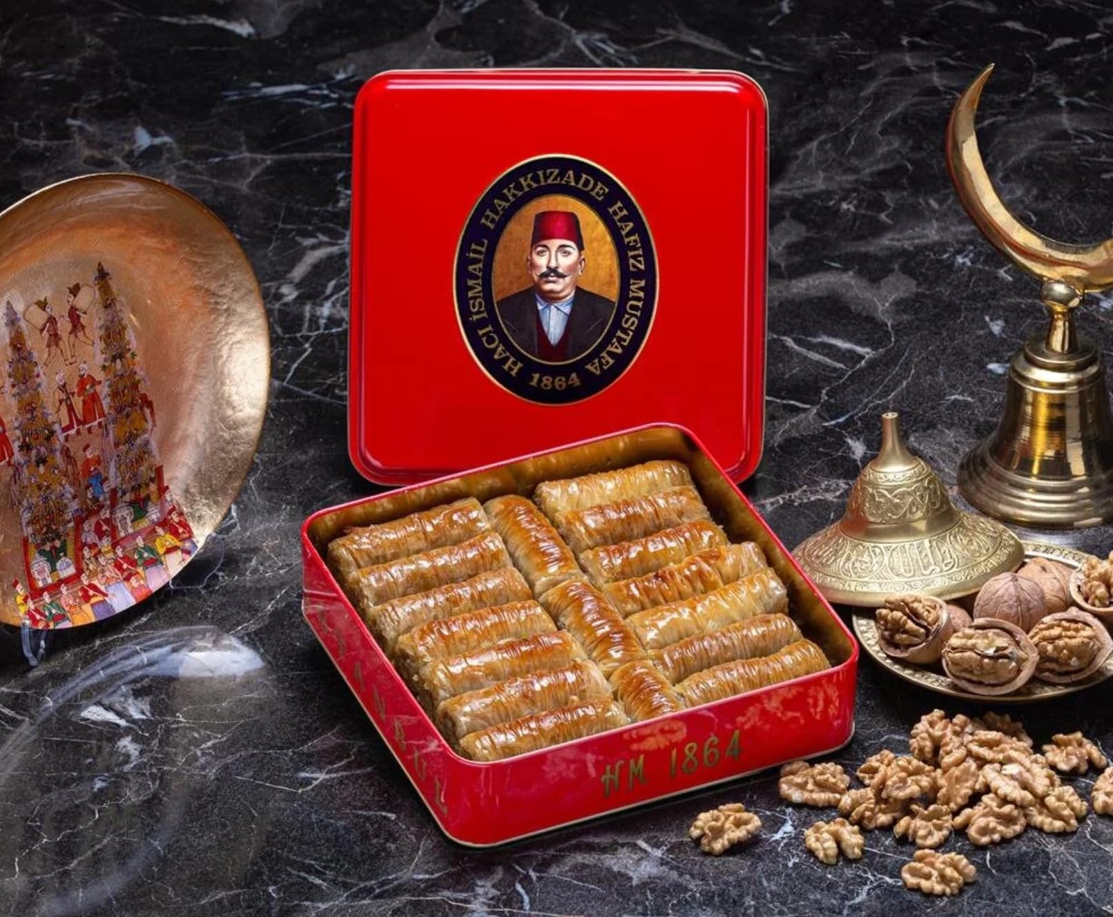 Hafiz Mustafa 1864 Istanbul Baklava Pastry Box - Authentic Turkish Baklava Dessert with Fresh Phyllo Dough, Pistachios, Hazelnuts & Walnuts - Perfect Gift for Birthdays, Christmas & Holidays - Enjoy as Sweet Treat, Party Dessert or Coffee Companion