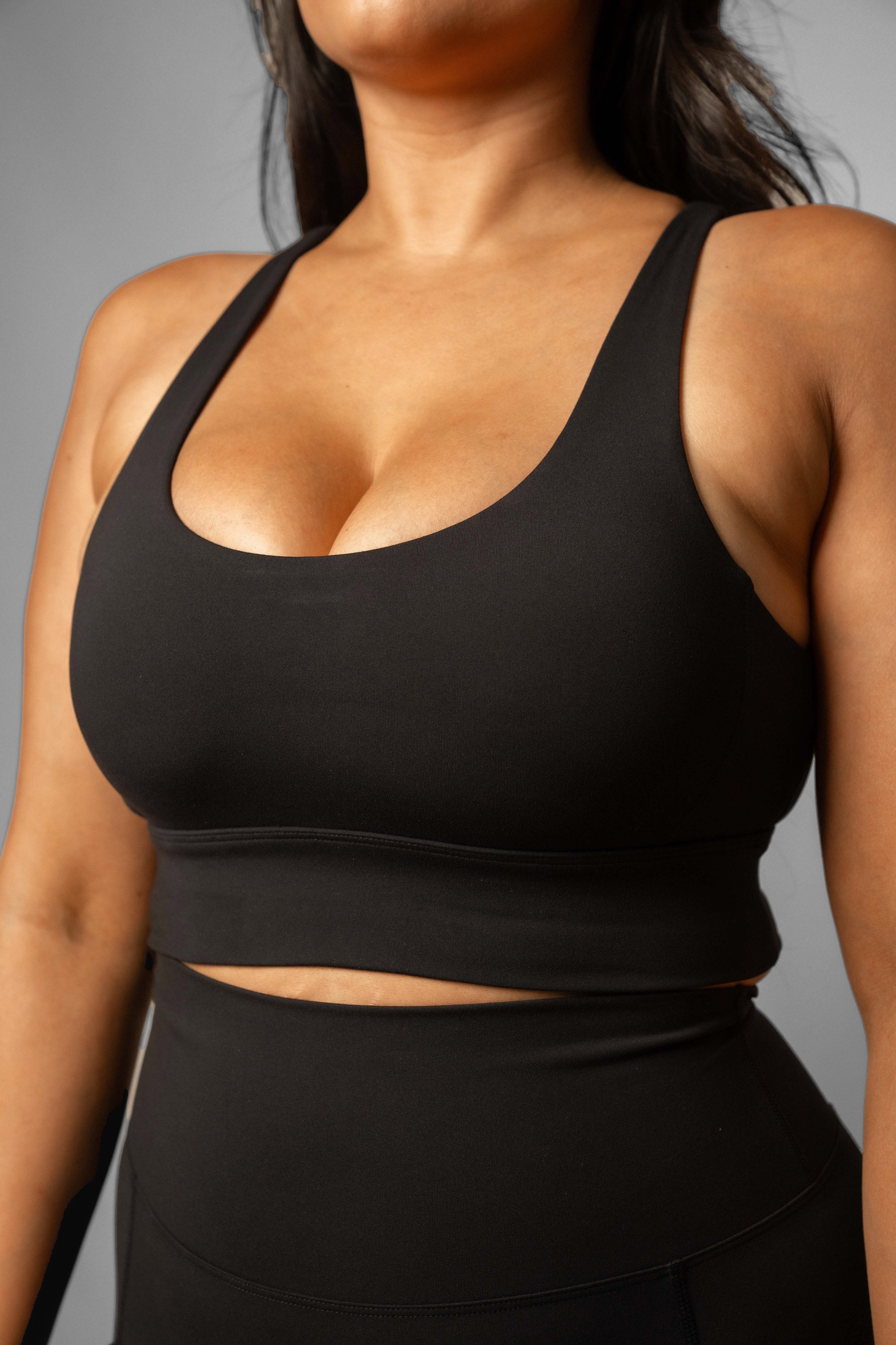 High-Performance Effortless Endurance Sports Bra for Women - Breathable & Supportive Black Workout Top - Ideal for Running, Yoga & Gym Training