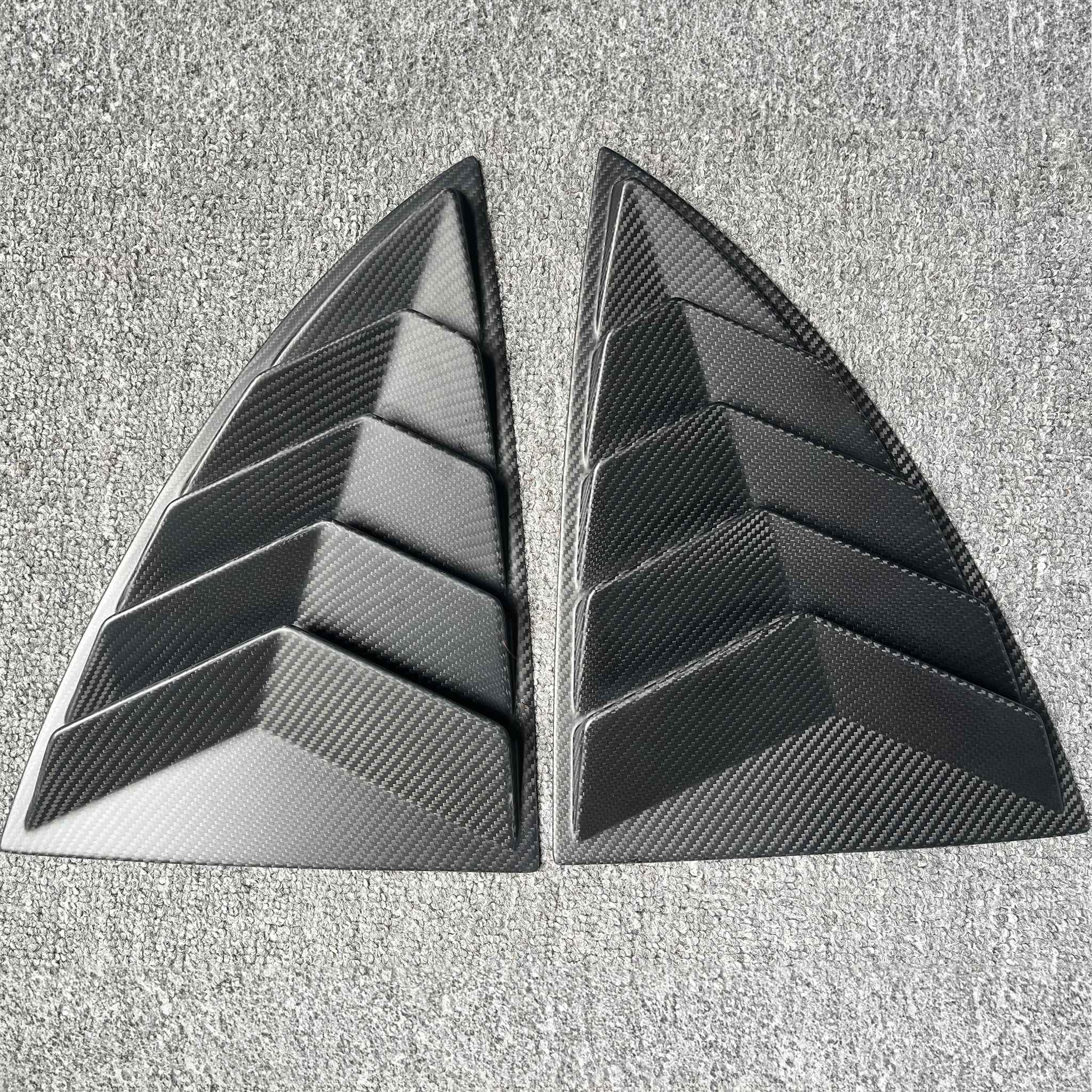 Premium Real Carbon Fiber Rear Side Window Louvers for Tesla Model Y 2020-2025 | High-Performance Aerodynamic Racing Design | Enhances Style & Vehicle Aerodynamics | Perfect for Car Enthusiasts & Street Racing