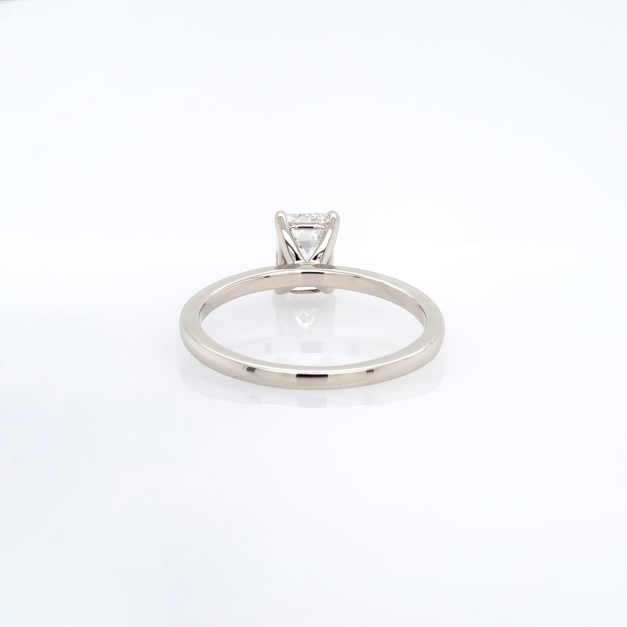Exquisite Emerald Cut Diamond Solitaire Ring - 14K White Gold Engagement Ring for Women - Perfect for Proposals, Anniversaries & Special Occasions