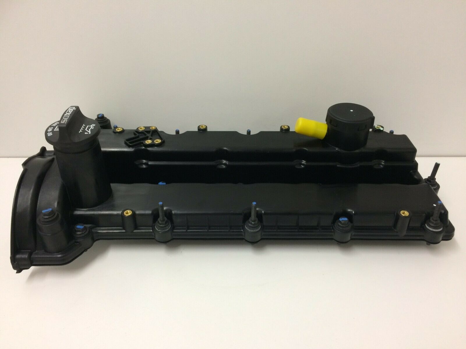 Genuine Holden RG Colorado 2.8L Duramax Rocker Cover Assembly - Replacement Part for Engine Maintenance & Repair