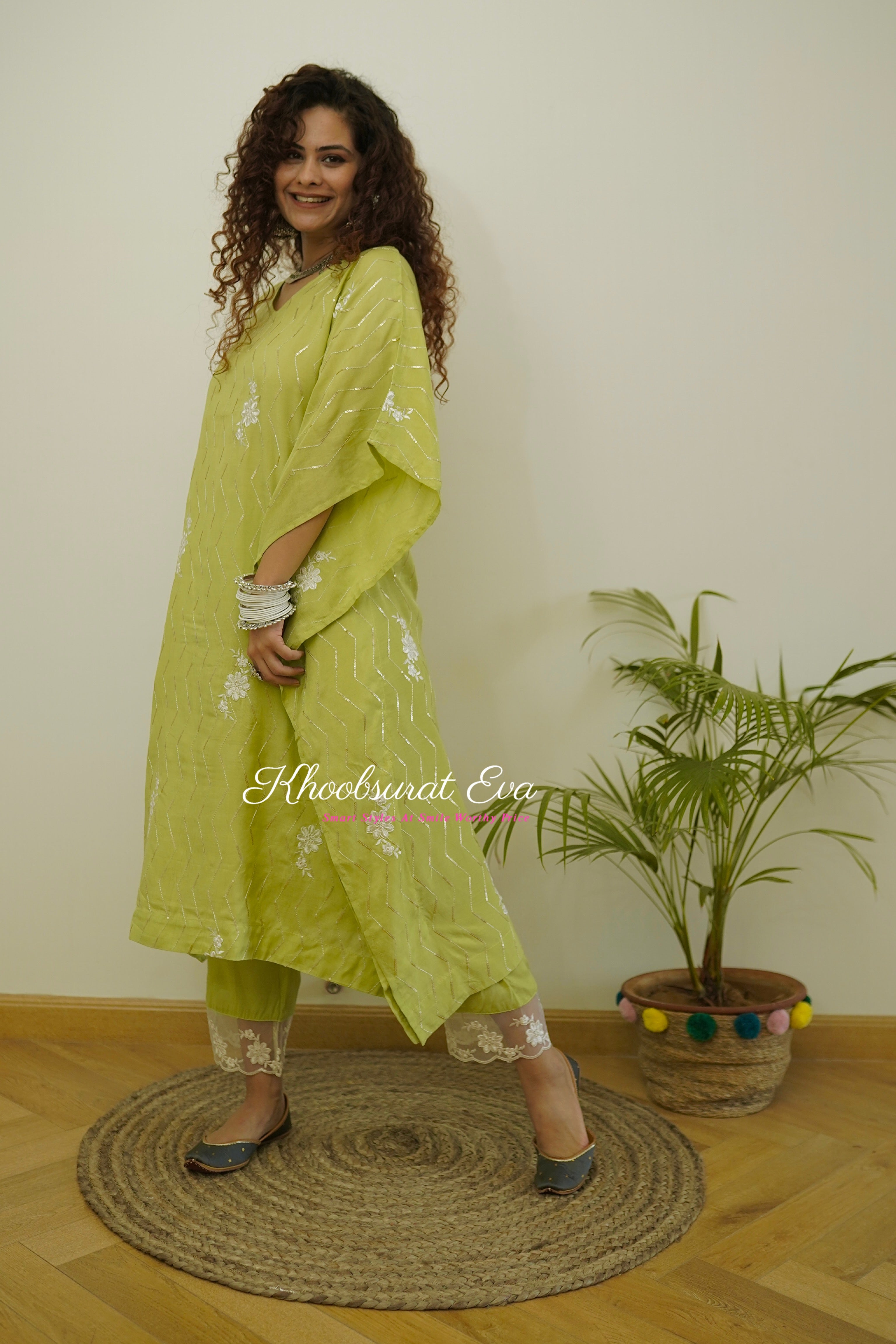 Elegant Green Silk Kaftan Set for Women - Boho Chic Festival Outfit & Beach Cover-Up - Perfect for Music Festivals, Vacations, and Summer Parties