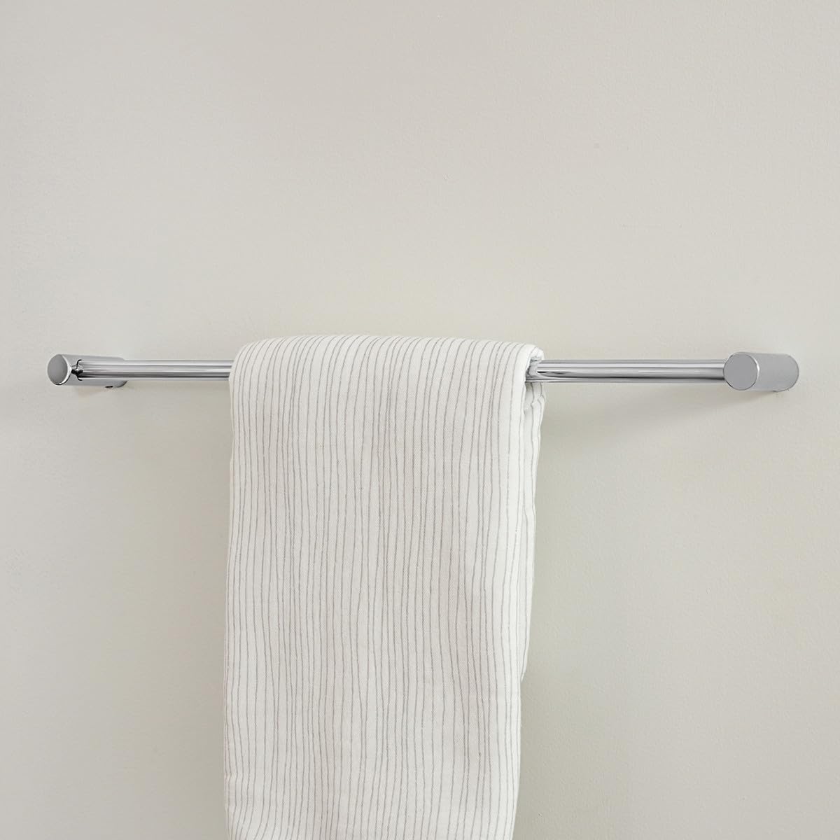 Speakman SA-3107-18 Lucid 18-Inch Polished Chrome Towel Bar - Bathroom & Spa Accessory for Modern Homes