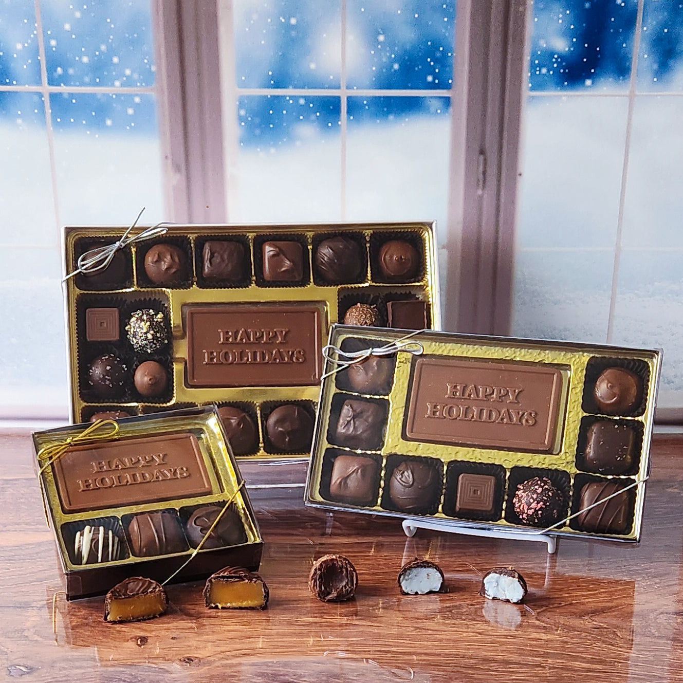 Happy Holidays Assortment - Christmas Party Decorations, Gift Boxes & Holiday Supplies for Home, Office & Festive Celebrations