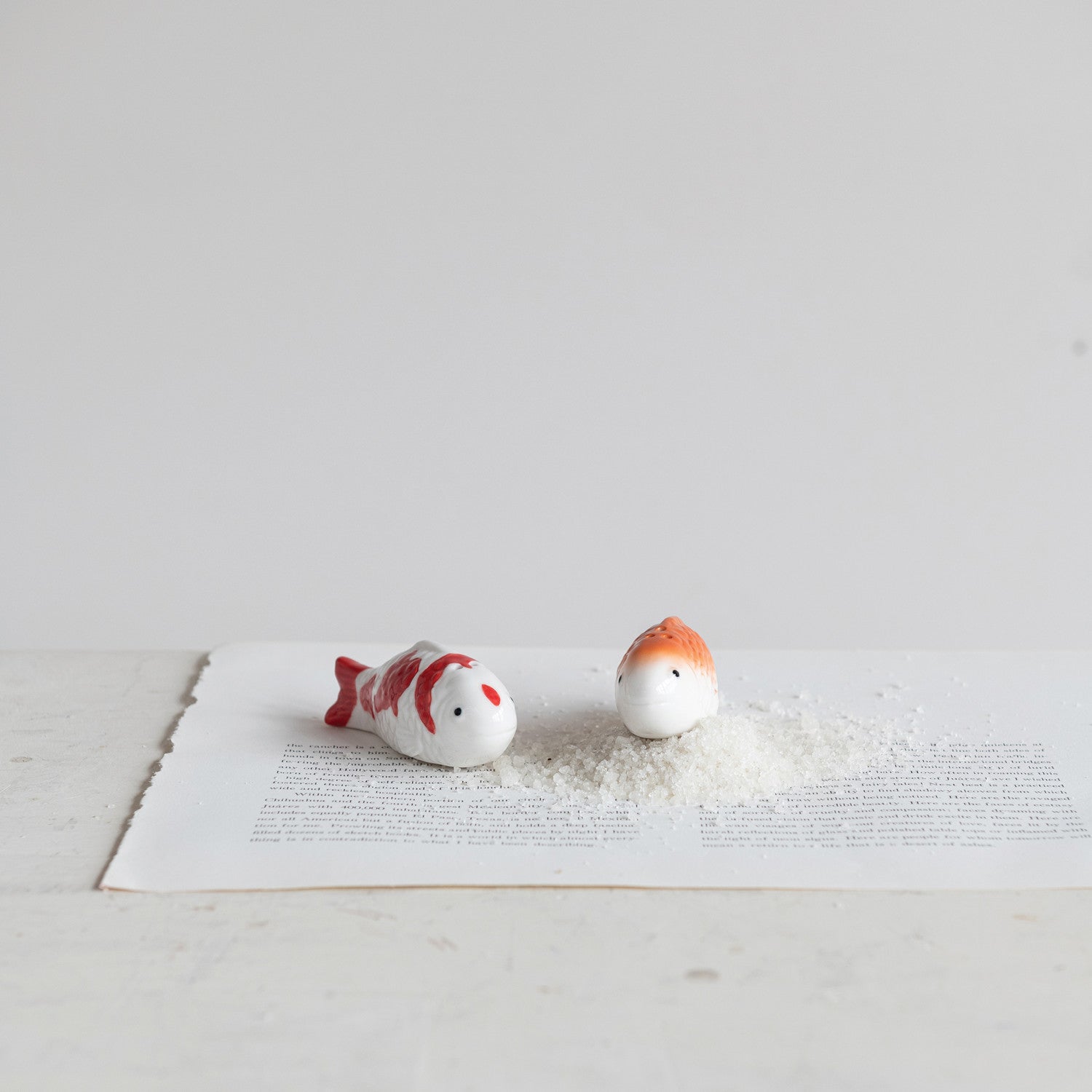 Premium Koi Fish Salt and Pepper Shaker Set - Elegant Ceramic Spice Dispenser for Japanese-Themed Kitchen & Dining Table Decor