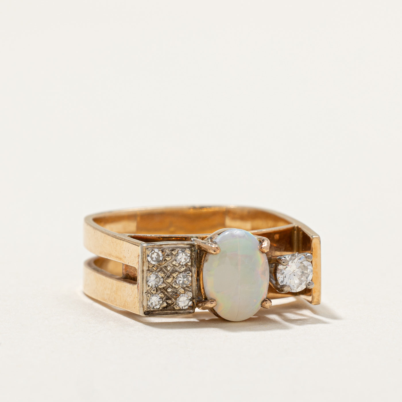 Exquisite Opal & Diamond Cocktail Ring - 0.50ct Opal with 0.21ctw Diamond Accents - Size 6 - Perfect for Evening Parties, Weddings & Special Occasions