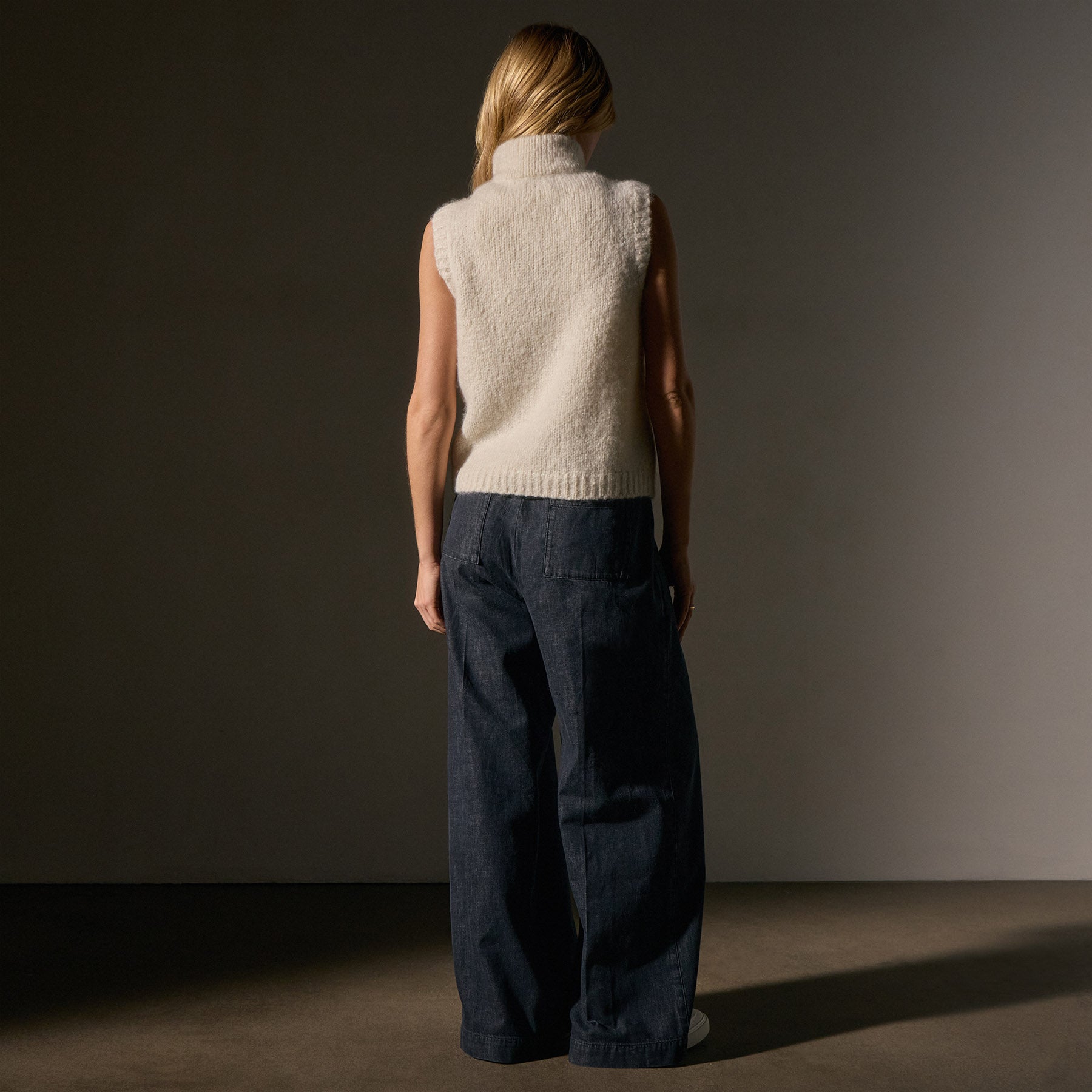 Cloud Knit Vest for Women - Soft & Warm Winter Layering Piece - Perfect for Snowy Days & Outdoor Activities