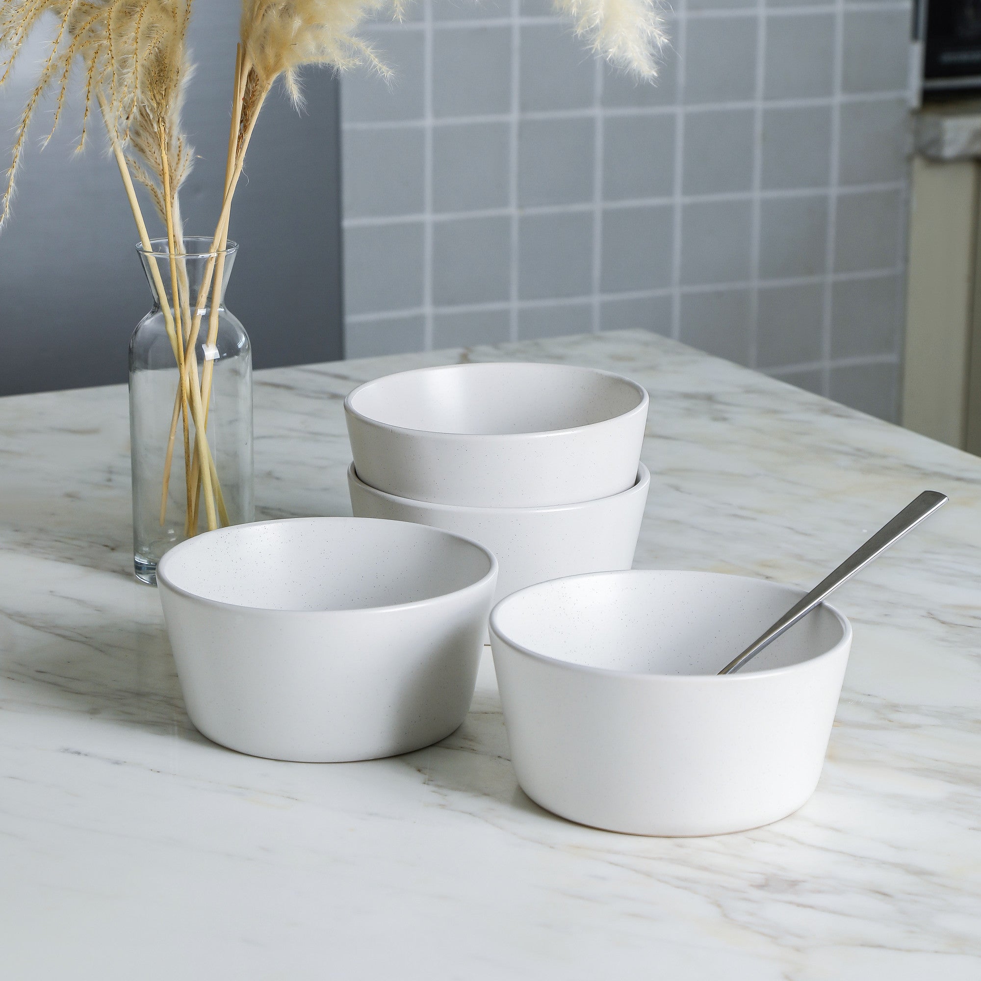 Premium Albie Stoneware Dinnerware Set - 16-Piece White Speckled Ceramic Plates, Bowls & Mugs | Durable Pasta Bowls Included | Perfect for Family Dinners, Restaurant-Style Serving & Everyday Use
