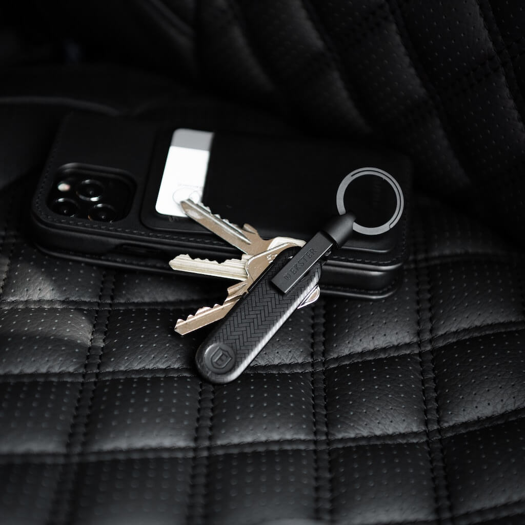 Stylish Key Holder Organizer - Durable Metal Keychain with Hook for Home, Office & Car Keys | Perfect for Key Storage & Organization