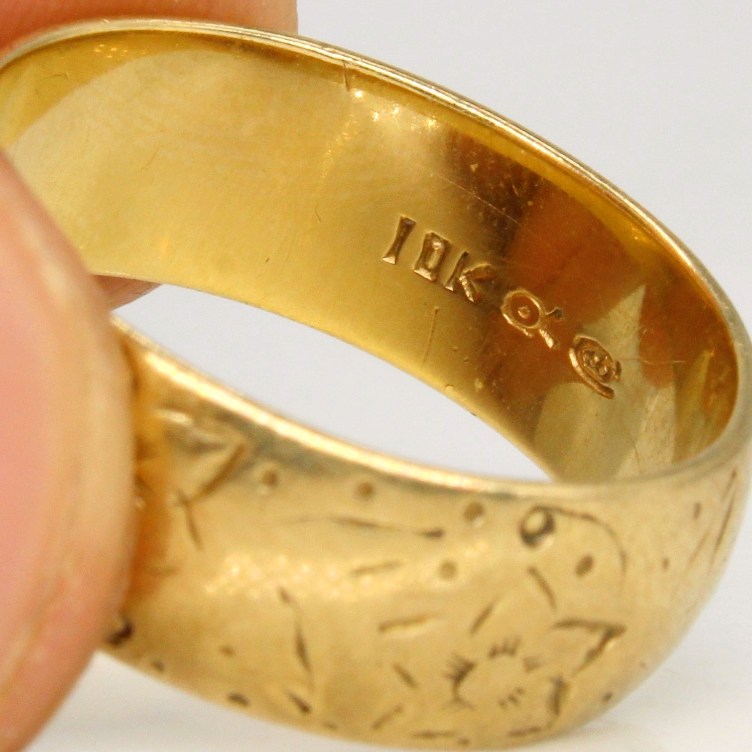 Vintage Canadian 10k Yellow Gold Floral Engraved Ring - Size 7 - Elegant Handmade Jewelry for Women, Perfect for Weddings, Anniversaries & Special Occasions