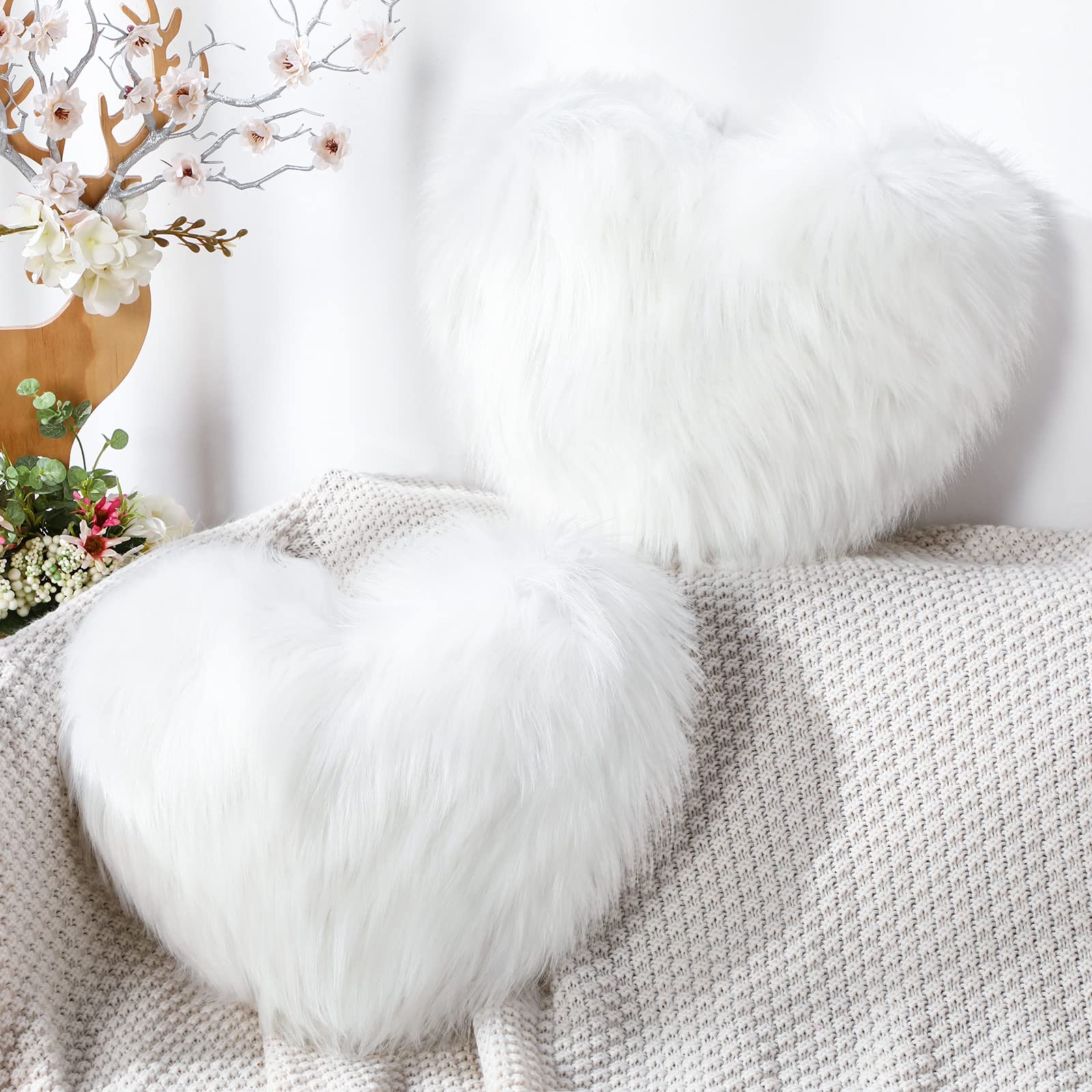 Maitys 2-Pack White Faux Fur Heart Shaped Throw Pillows (12x16 Inch) - Soft Fluffy Decorative Cushions with Insert for Girls Bedroom, Kids Room, Living Room Sofa & Couch - Perfect for Valentine's Day, Spring Decor & Cozy Home Accents