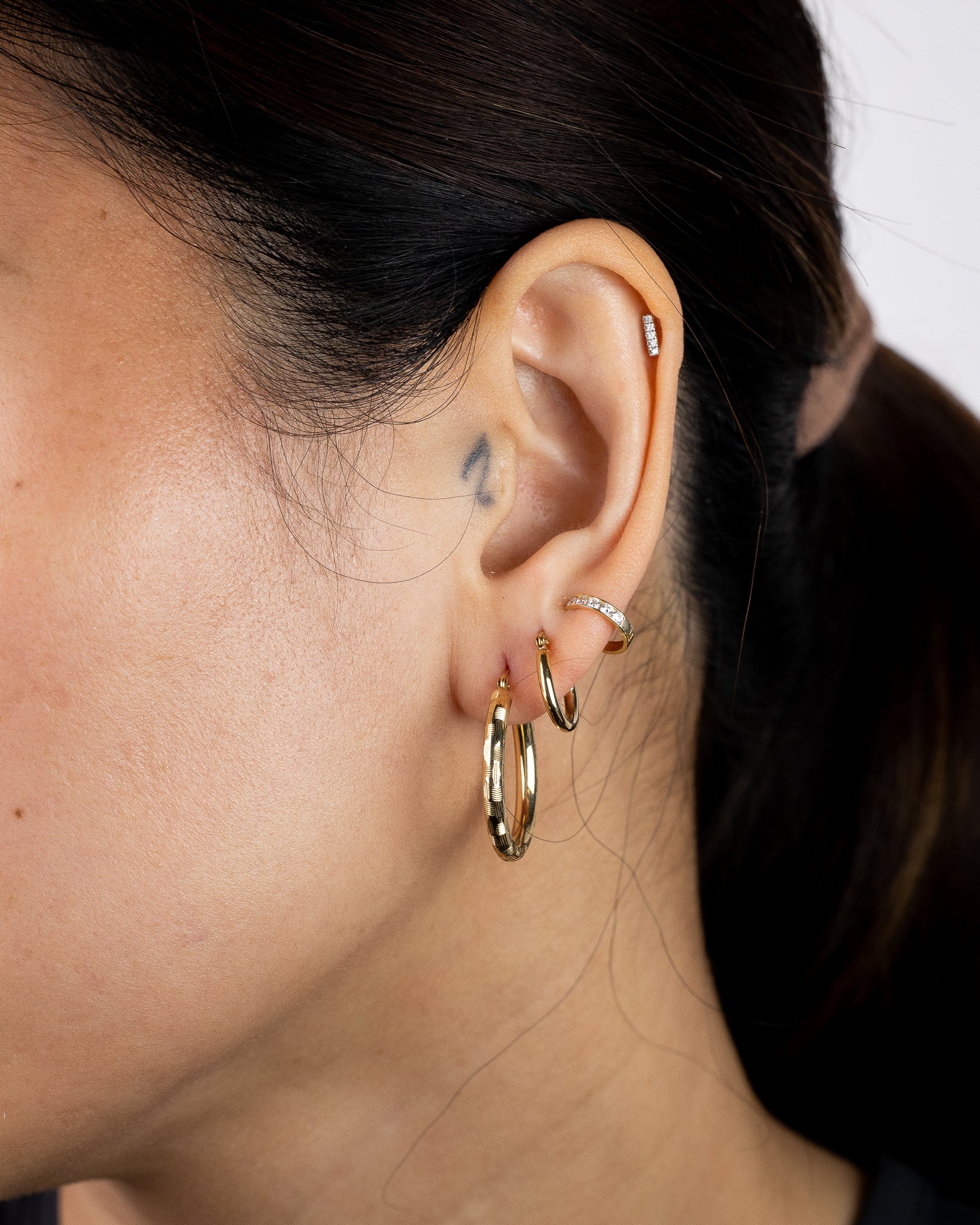 14K Gold Diamond Cut Huggie Hoop Earrings 25MM - Dainty Everyday Hoops for Women | Perfect for Work, Date Night & Special Occasions