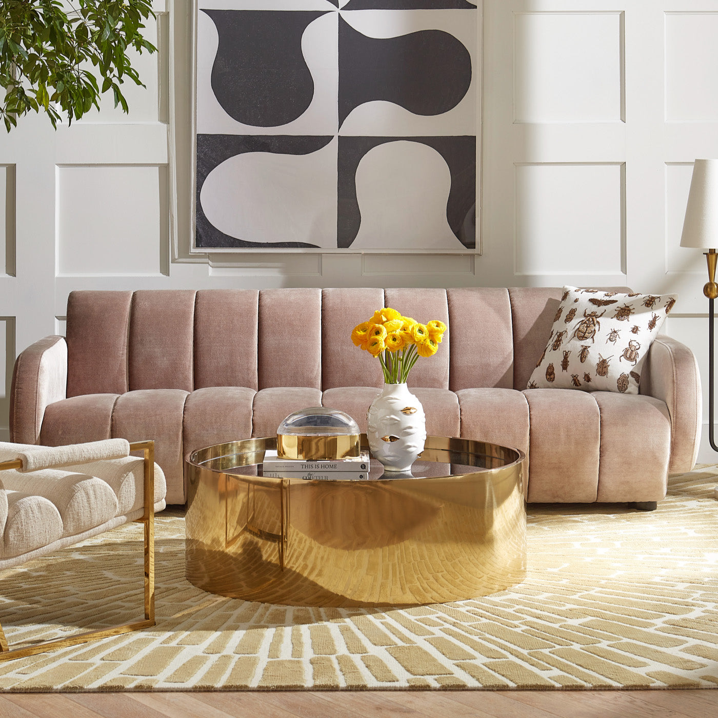Modern Alphaville Cocktail Table - Stylish Round Coffee Table for Living Room, Lounge & Bar - Perfect for Small Spaces, Home Decor & Entertaining Guests