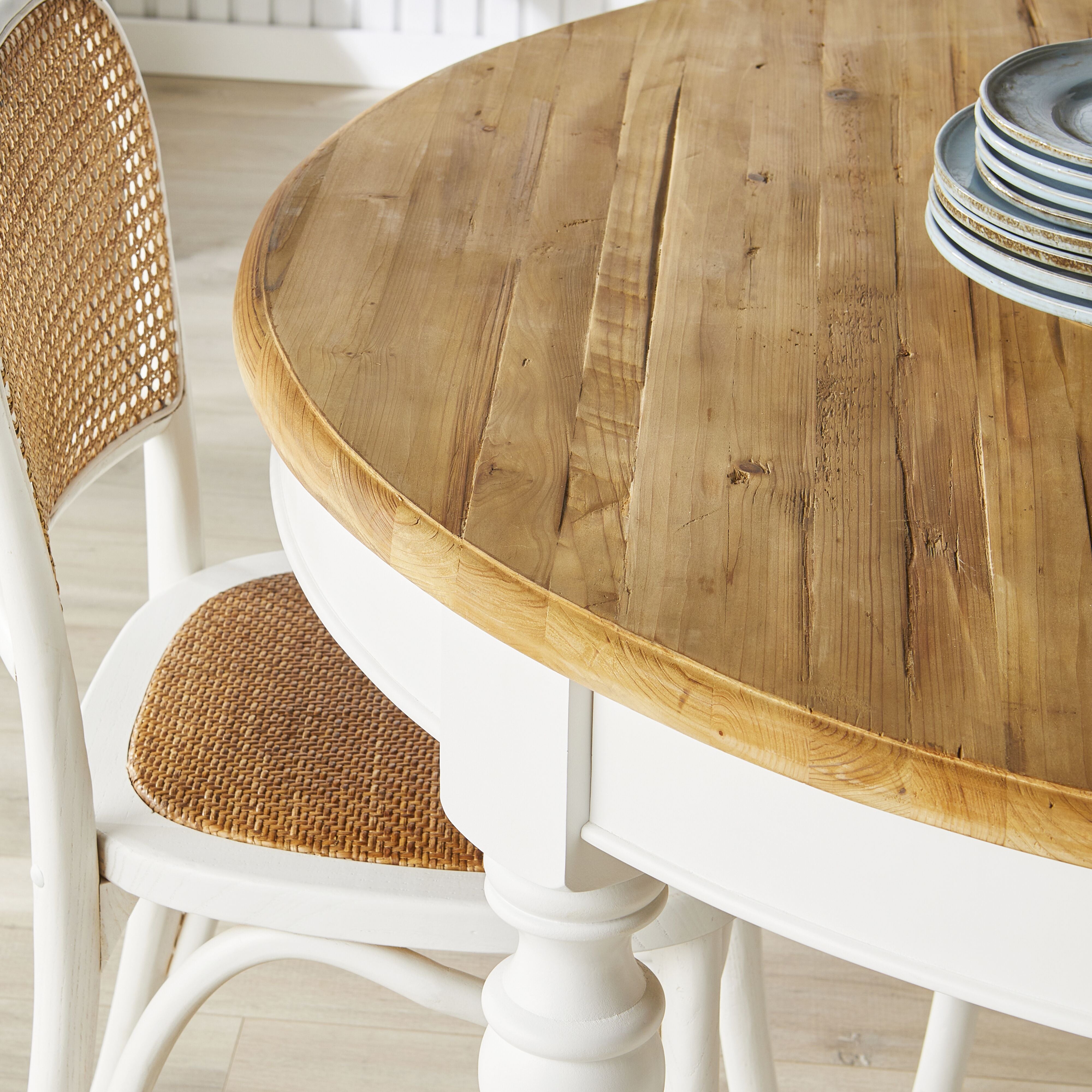 Annalise White Extension Dining Table - Expandable for Large Gatherings & Family Meals - Perfect for Dining Rooms & Entertaining Guests