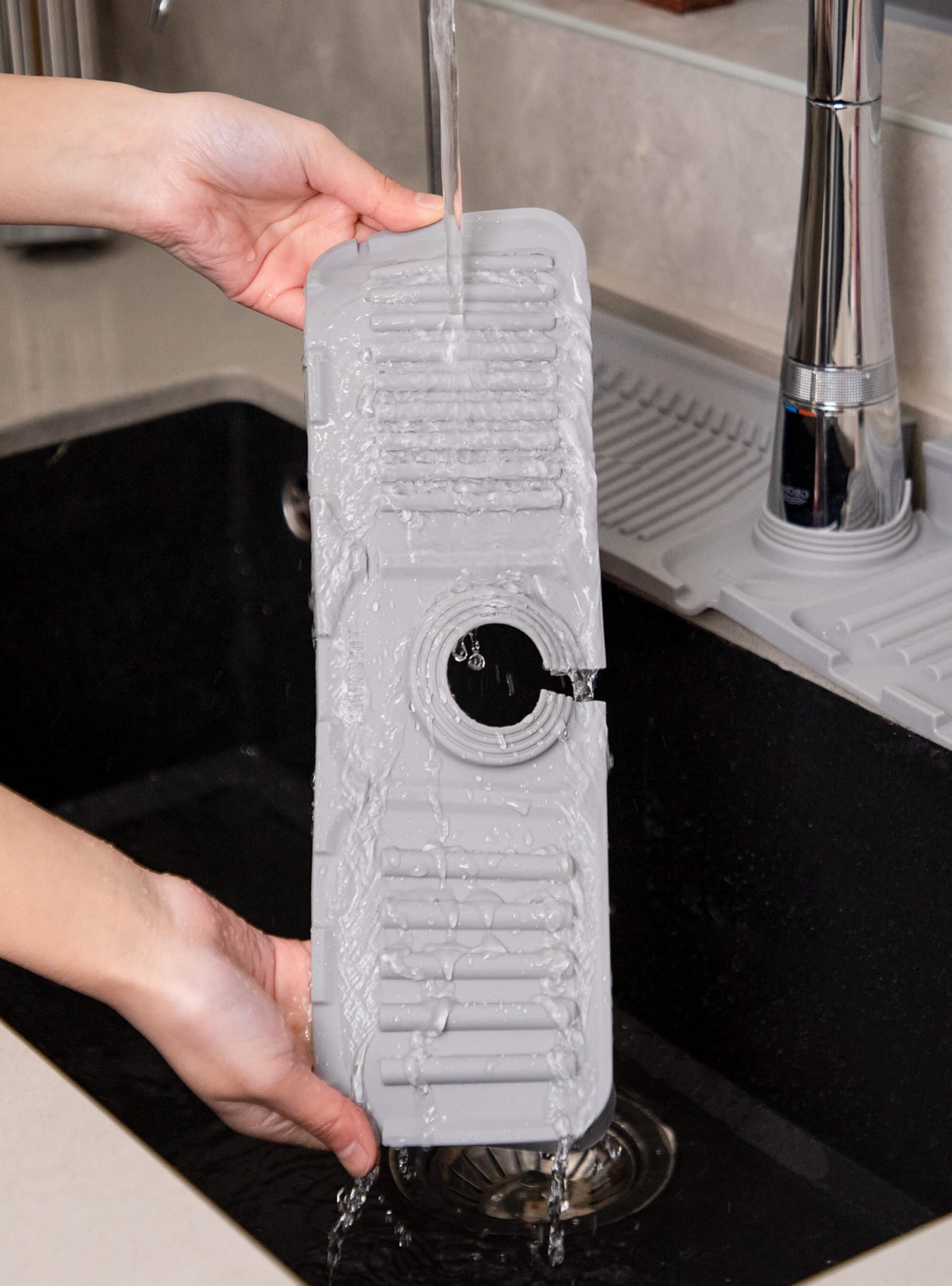 ARCLIBER Silicone Kitchen Sink Splash Guard with Drip Catcher Tray - 17.3
