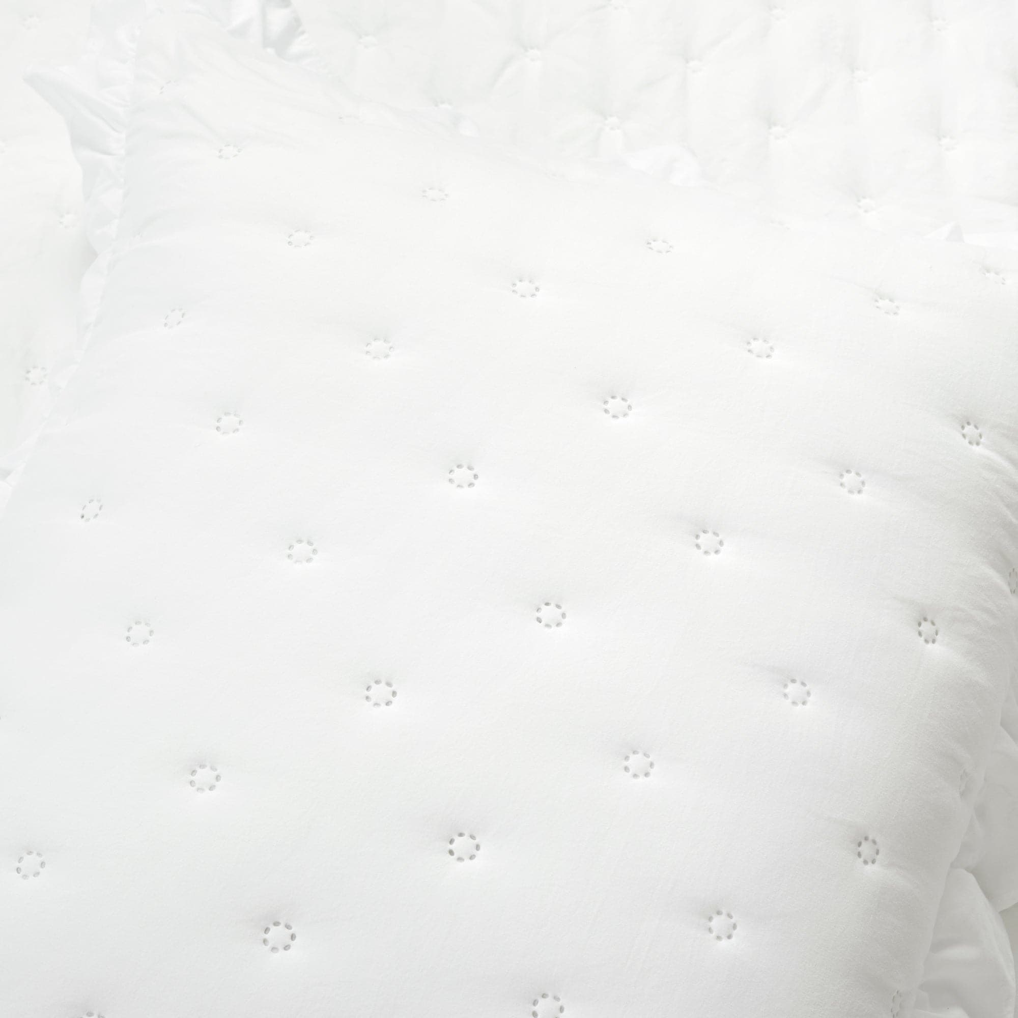 Reyna Ruffle Reversible Oversized 3-Piece Quilt Set - King/Queen Size Bedding with Matching Pillow Shams - Perfect for Master Bedroom, Guest Room & Cozy Farmhouse Decor