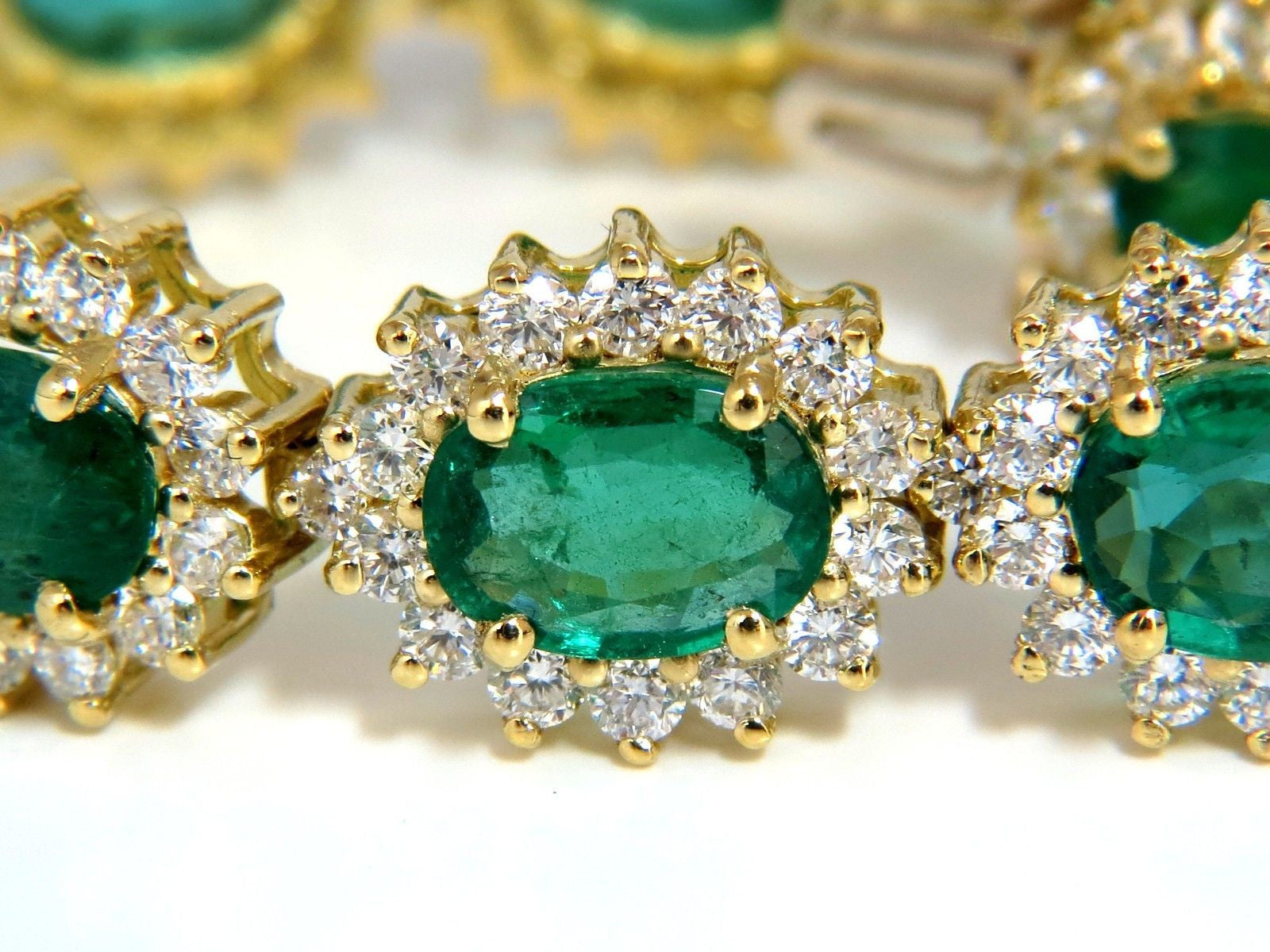 30.26CT Natural Zambia Vivid Green Emerald Diamond Bracelet - 8.5 Inch Luxury Jewelry for Women, Perfect for Weddings, Parties & Special Occasions