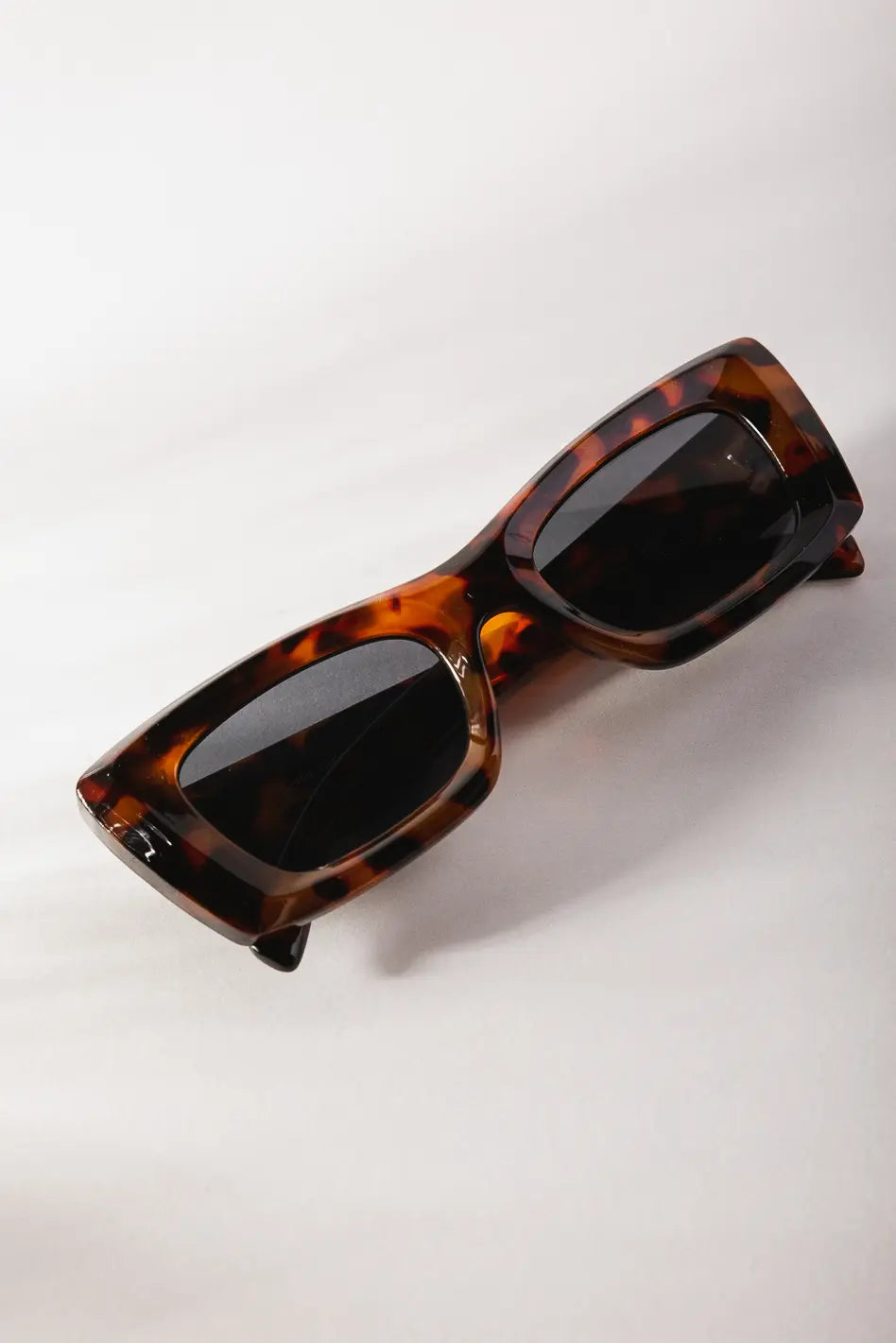 Kamree Tortoise Shell Sunglasses - UV Protection Polarized Lenses for Women & Men - Perfect for Beach, Driving, and Outdoor Activities