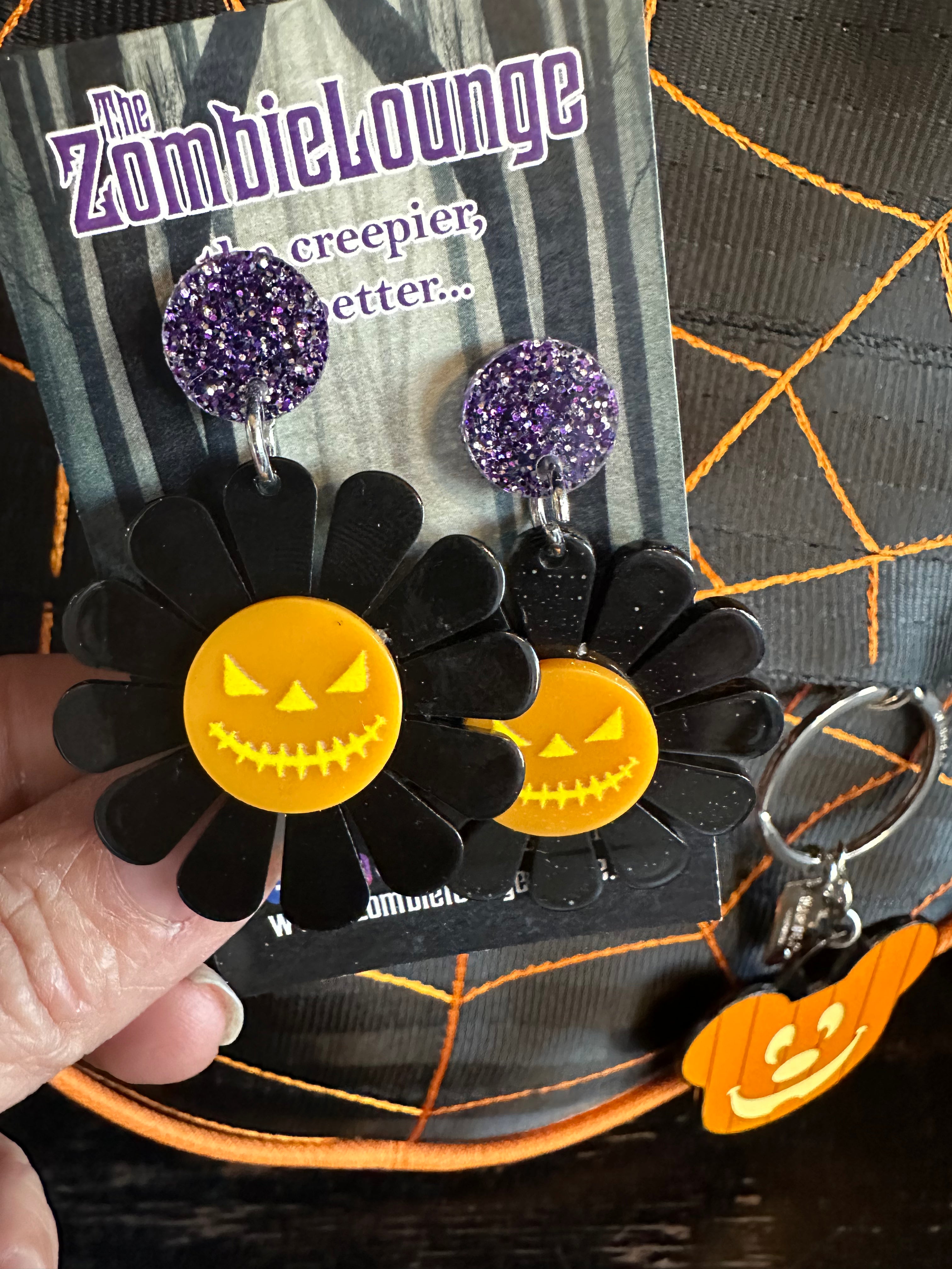Halloween Pumpkin Flower Jack O' Lantern Earrings - Cute Dangle Drop Earrings for Women, Perfect for Halloween Costumes, Fall Festivals & Spooky Party Accessories