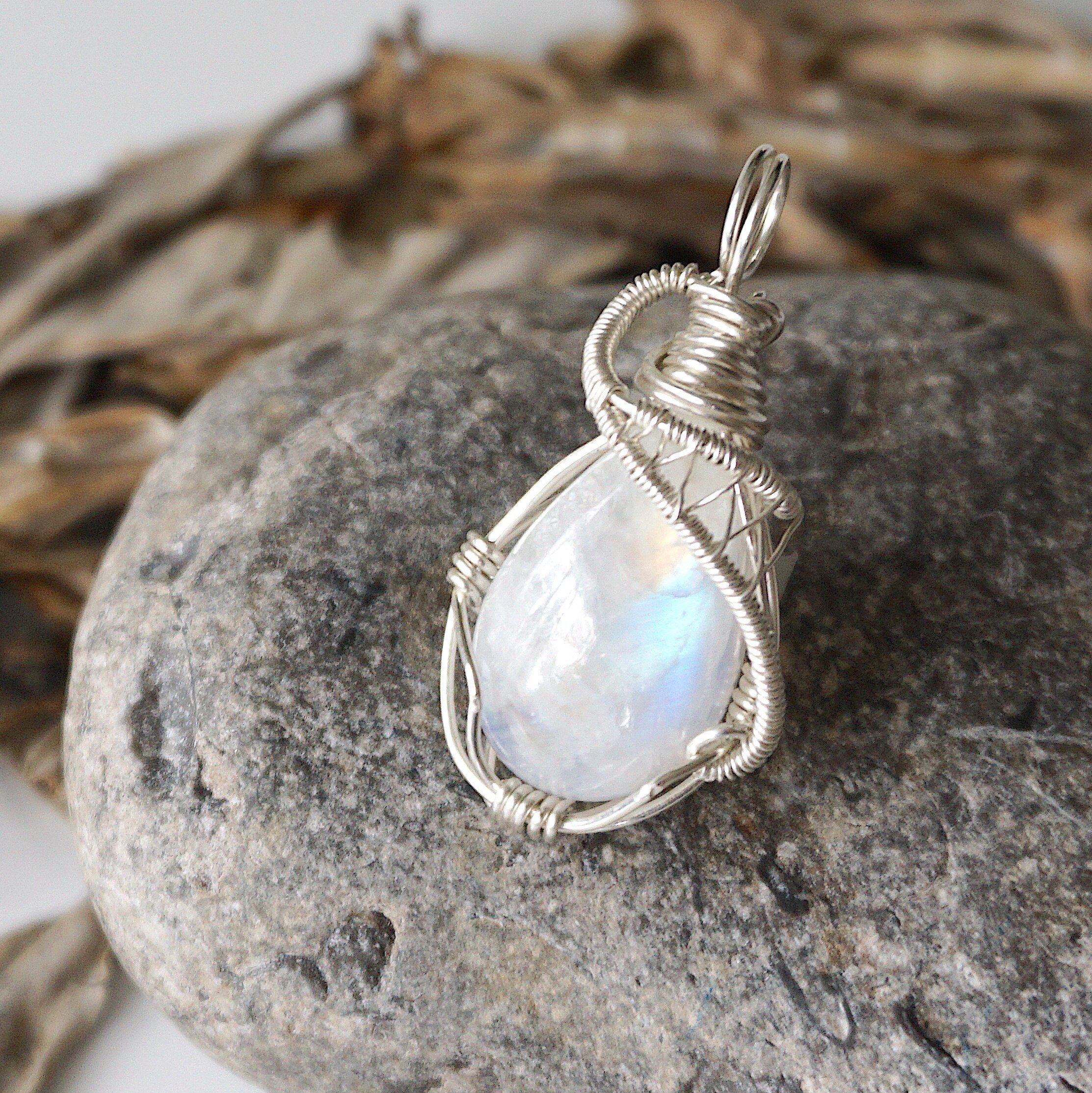 925 Sterling Silver Rainbow Moonstone Pendant Necklace for Women | Elegant Healing Crystal Jewelry Gift for Birthday, Anniversary & Special Occasions
