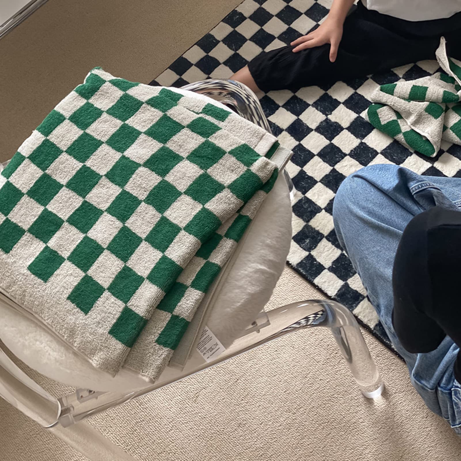 Minimalist Checkered Hand Towels - Soft Bath Towel Set for Bathroom, Dorm & Teens - Green Checkerboard Fingertip Towels - Perfect for Spa, Gym & Everyday Use