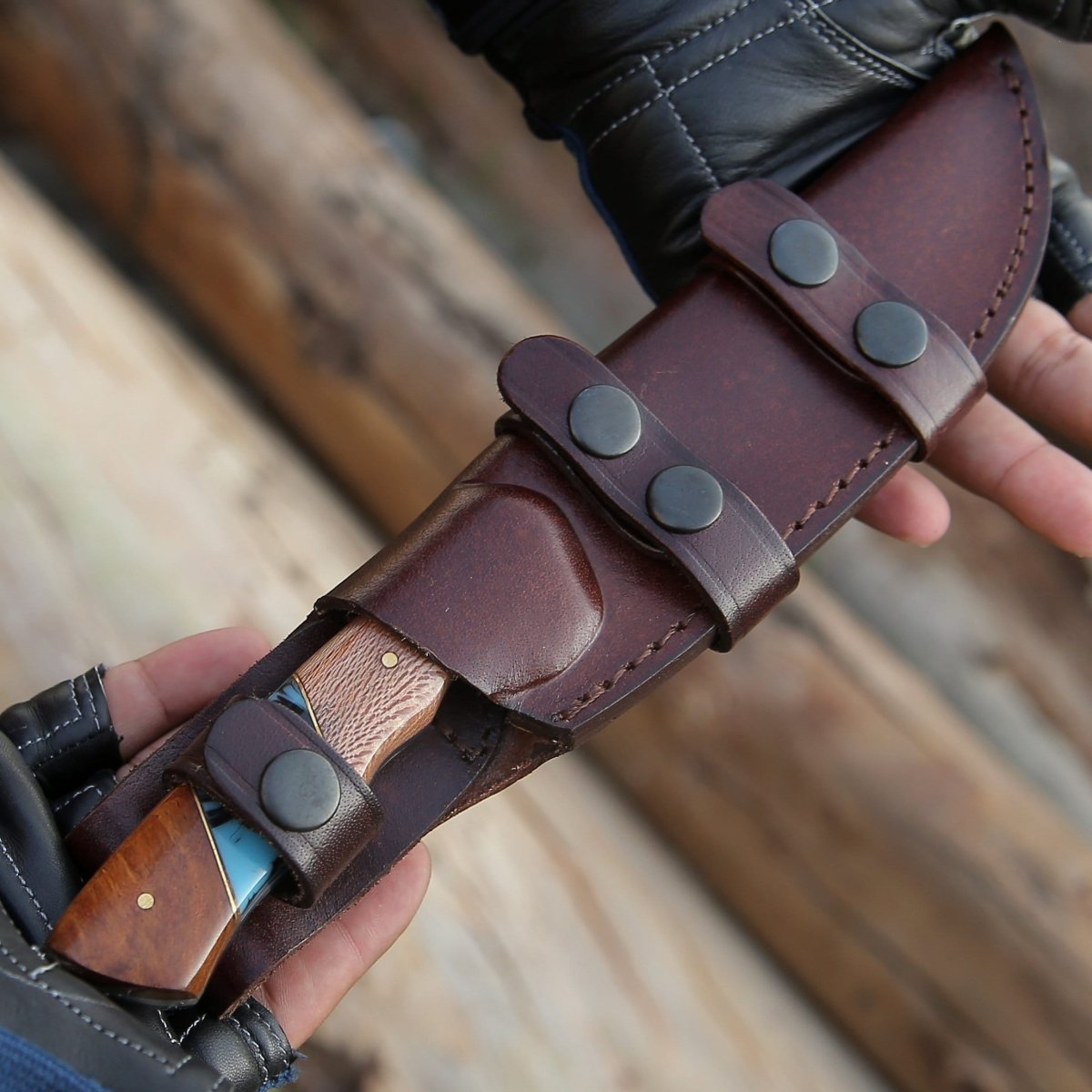 Premium Damascus Steel Python Gut Hook Knife with Exotic Leopard Wood Handle & Turquoise Inlays – Ideal for Hunting, Camping, and Outdoor Survival