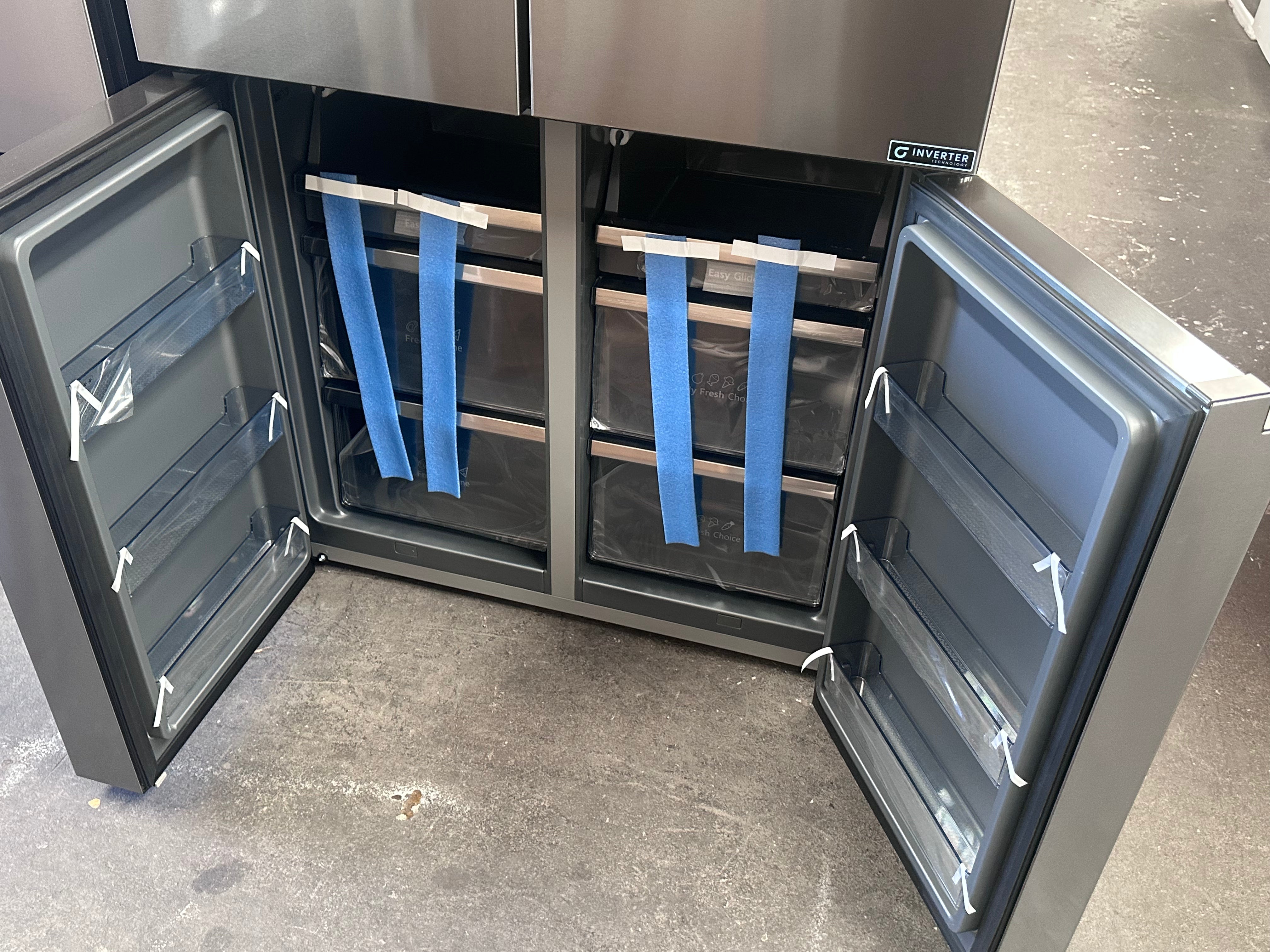 Hisense HRCD586TBWB 585L French Door Refrigerator - Black Steel Finish, 3-Year Warranty - Perfect for Large Families, Entertaining & Modern Kitchens
